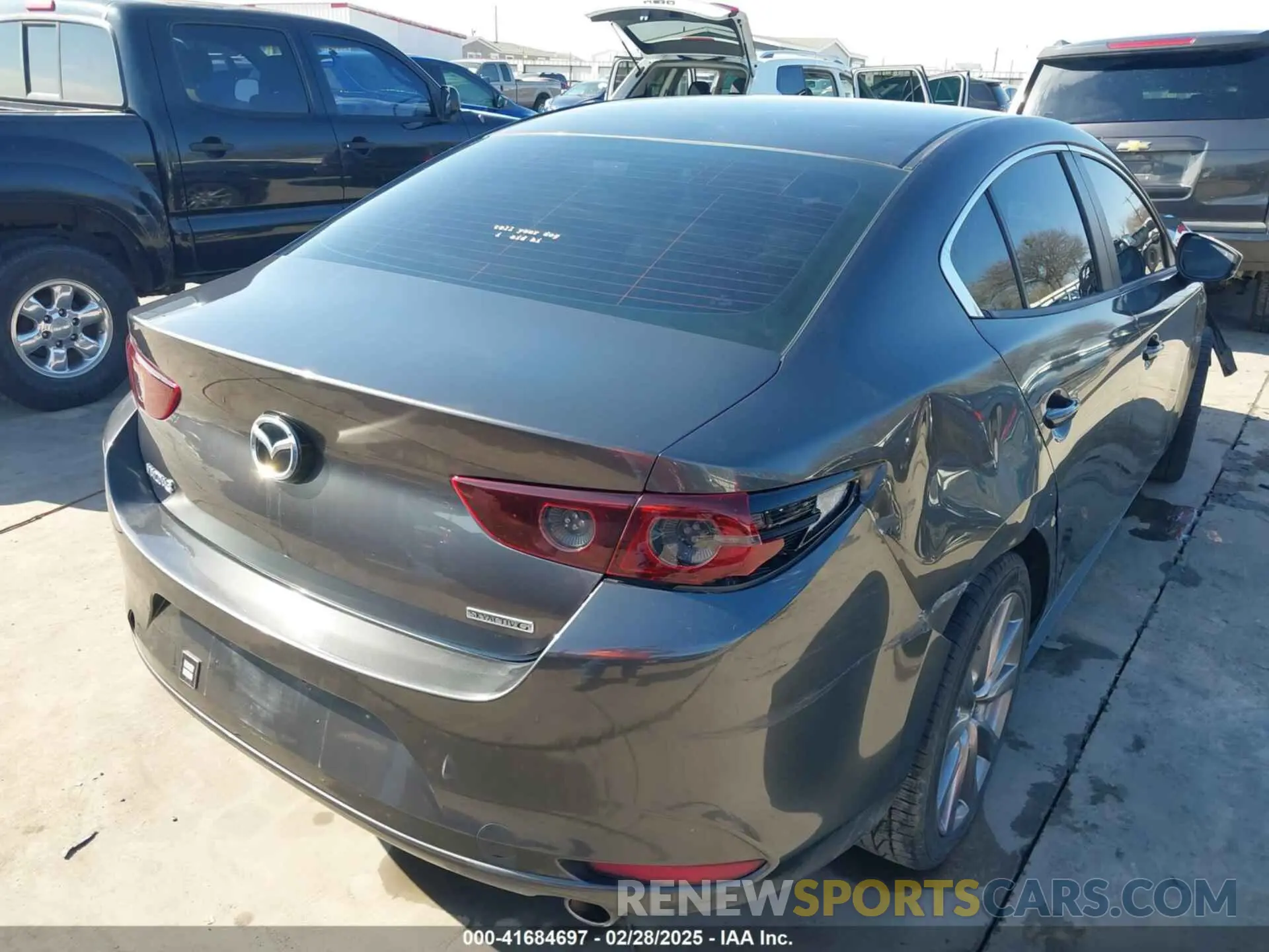 4 Photograph of a damaged car 3MZBPAAL0KM105508 MAZDA MAZDA3 2019