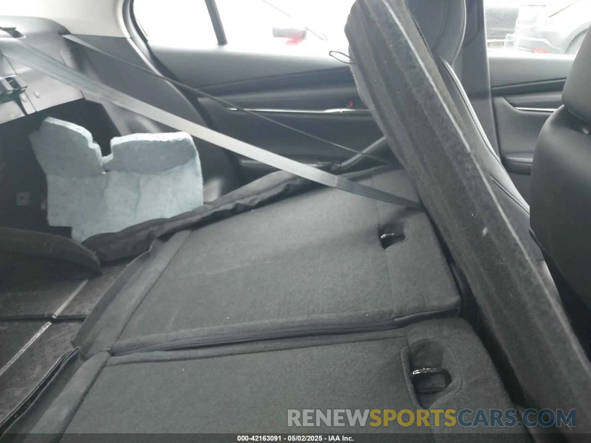 8 Photograph of a damaged car 3MZBPAAL0KM107842 MAZDA MAZDA3 2019