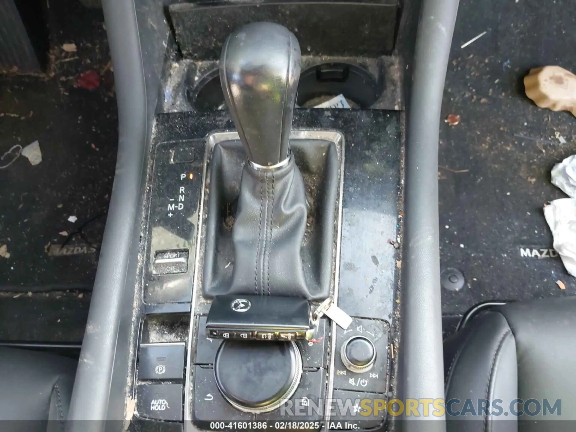 11 Photograph of a damaged car 3MZBPAAL1KM105498 MAZDA MAZDA3 2019