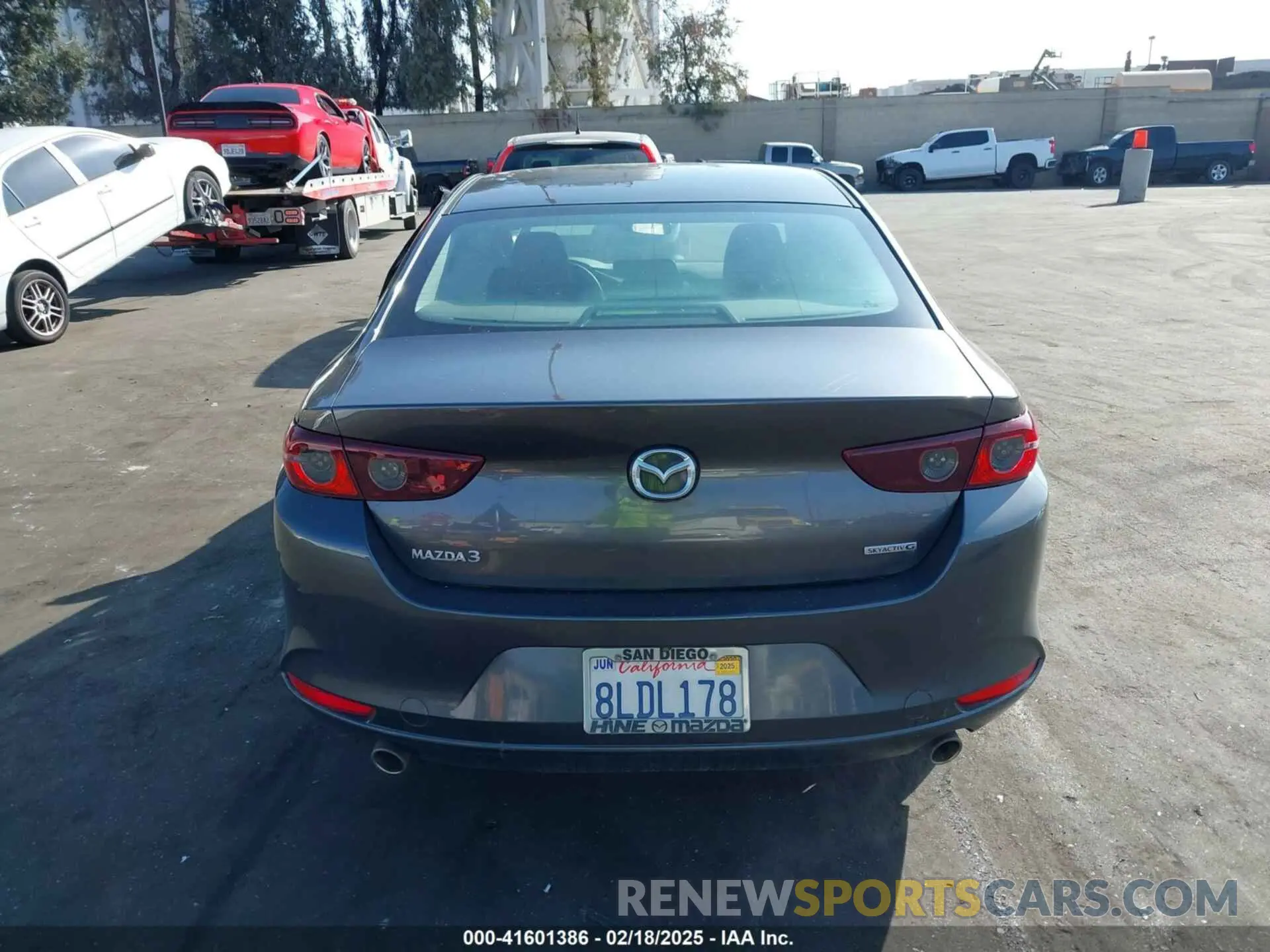 17 Photograph of a damaged car 3MZBPAAL1KM105498 MAZDA MAZDA3 2019