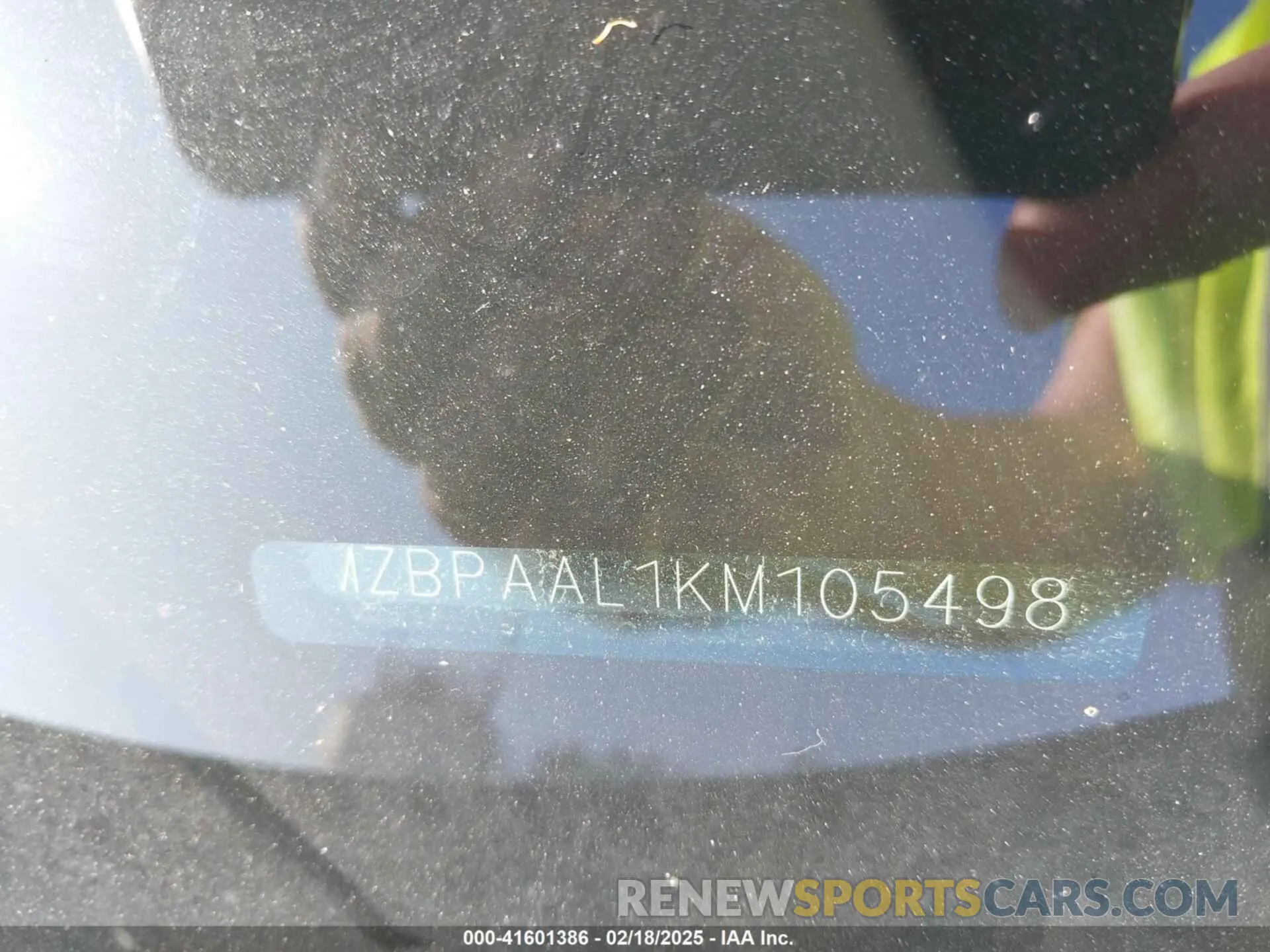 9 Photograph of a damaged car 3MZBPAAL1KM105498 MAZDA MAZDA3 2019