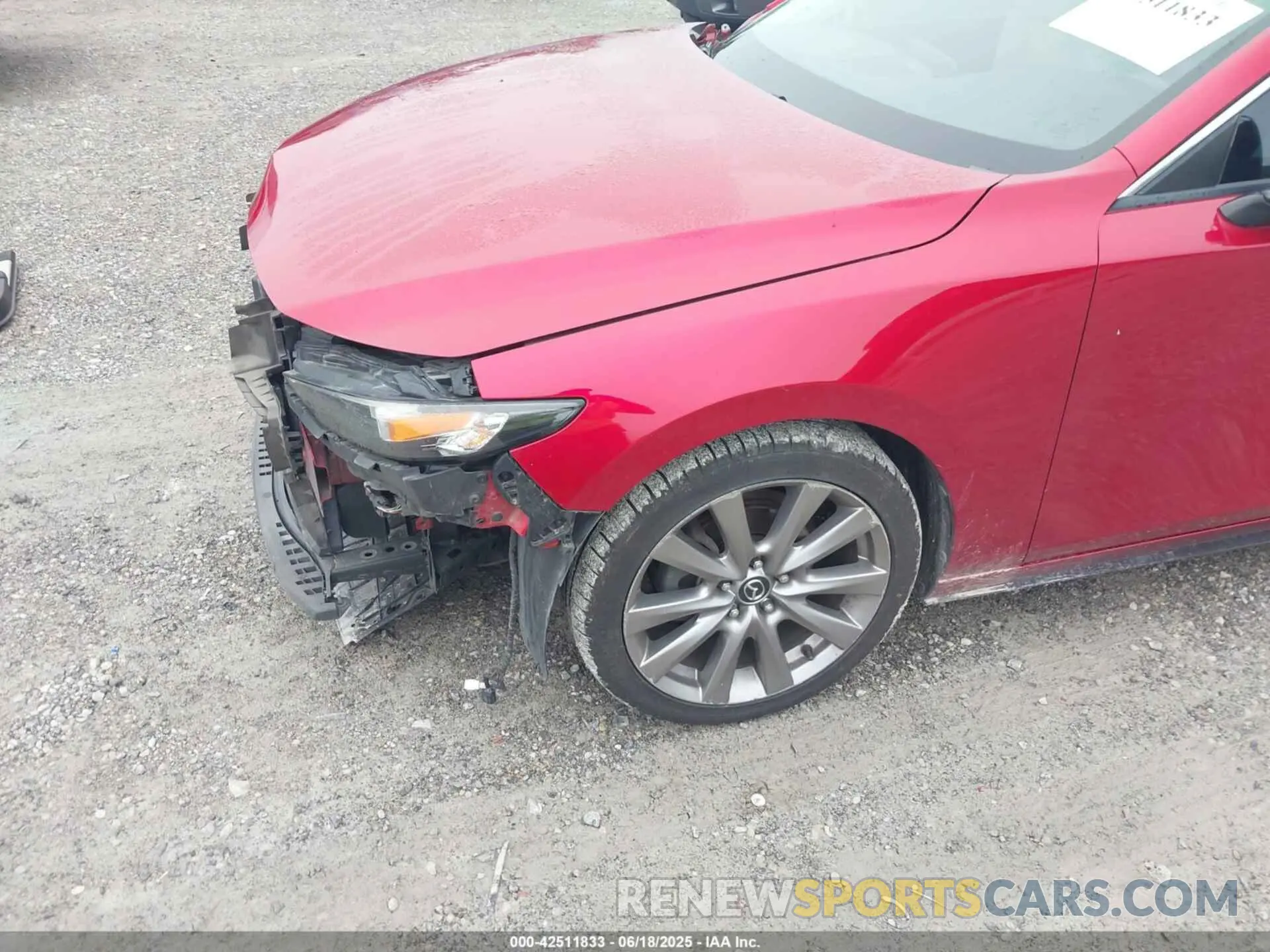 18 Photograph of a damaged car 3MZBPAAL7KM110480 MAZDA MAZDA3 2019