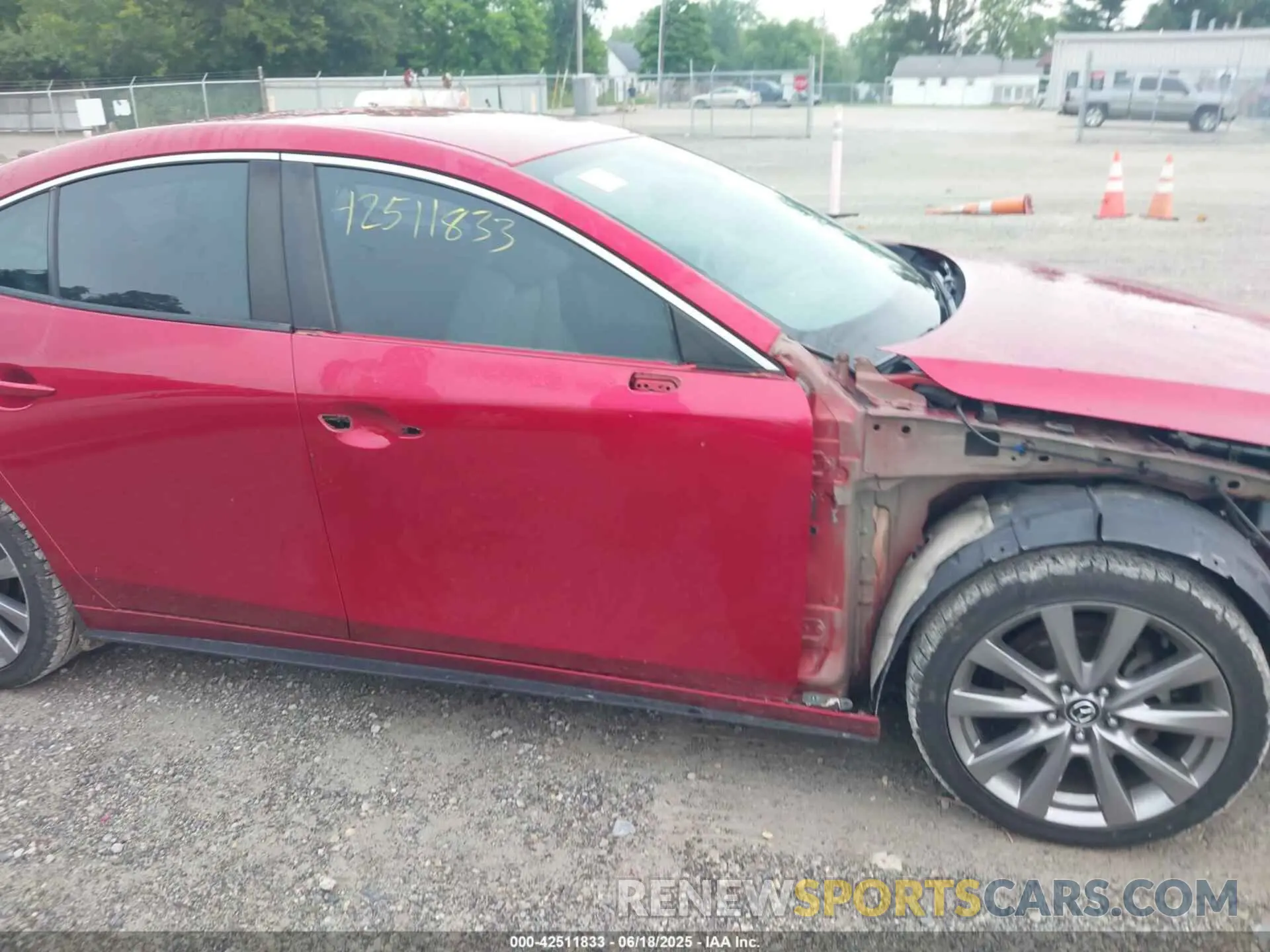 21 Photograph of a damaged car 3MZBPAAL7KM110480 MAZDA MAZDA3 2019