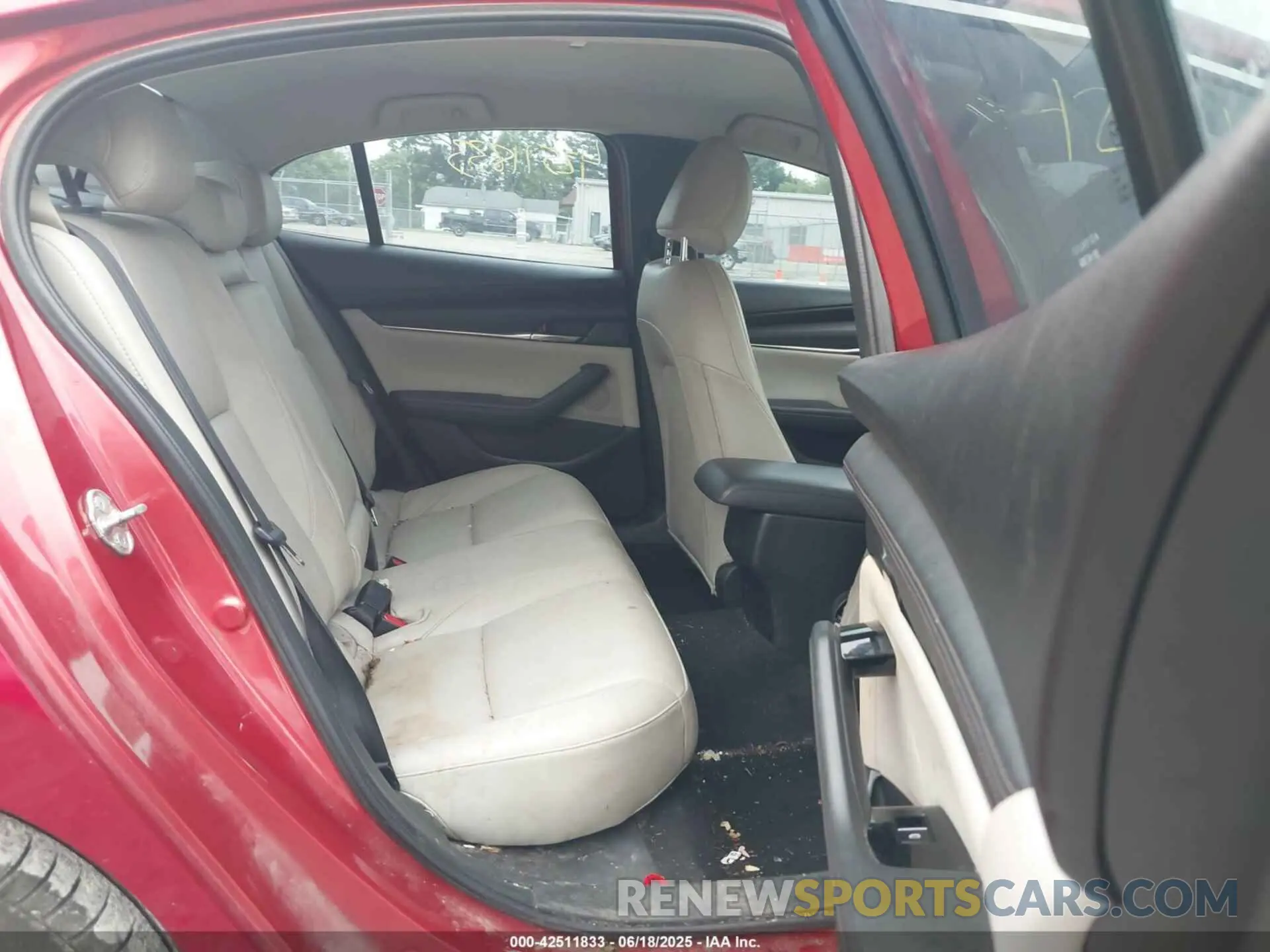 8 Photograph of a damaged car 3MZBPAAL7KM110480 MAZDA MAZDA3 2019