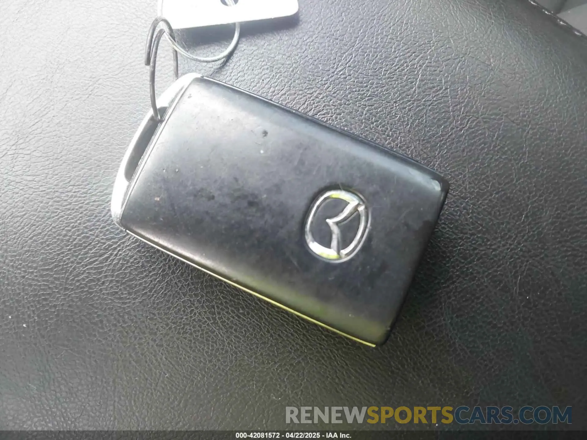 11 Photograph of a damaged car 3MZBPAAL9KM105989 MAZDA MAZDA3 2019