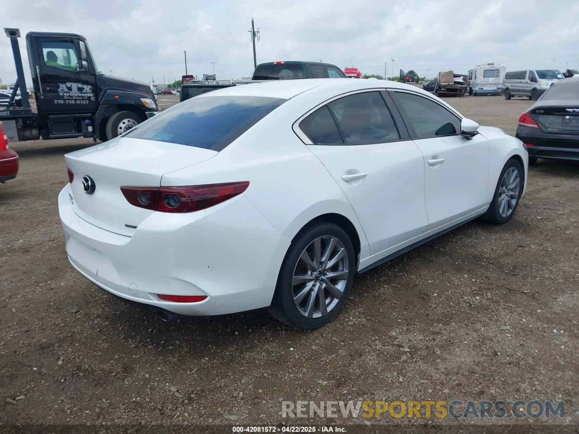 4 Photograph of a damaged car 3MZBPAAL9KM105989 MAZDA MAZDA3 2019