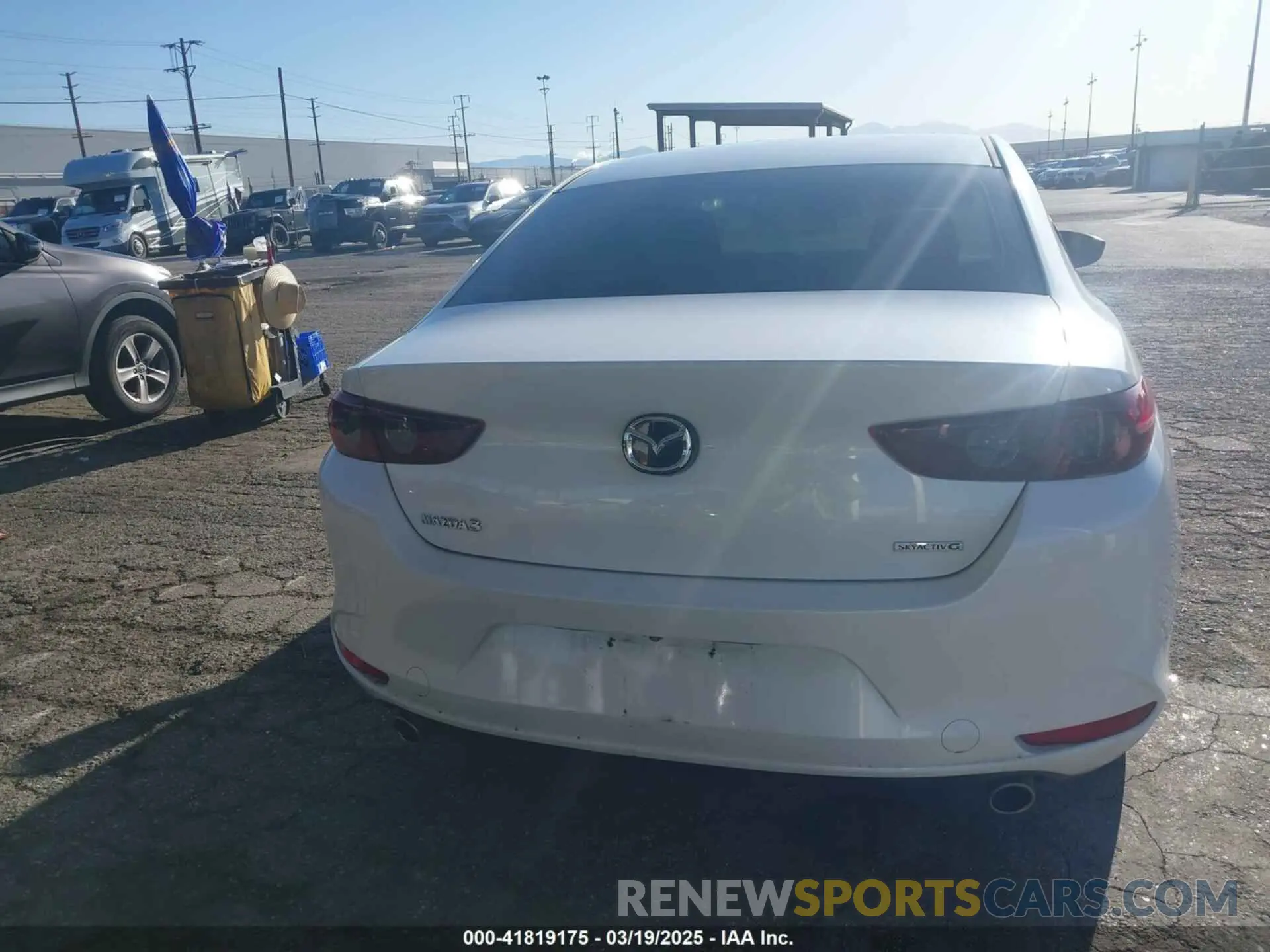 16 Photograph of a damaged car 3MZBPABL3KM113083 MAZDA MAZDA3 2019