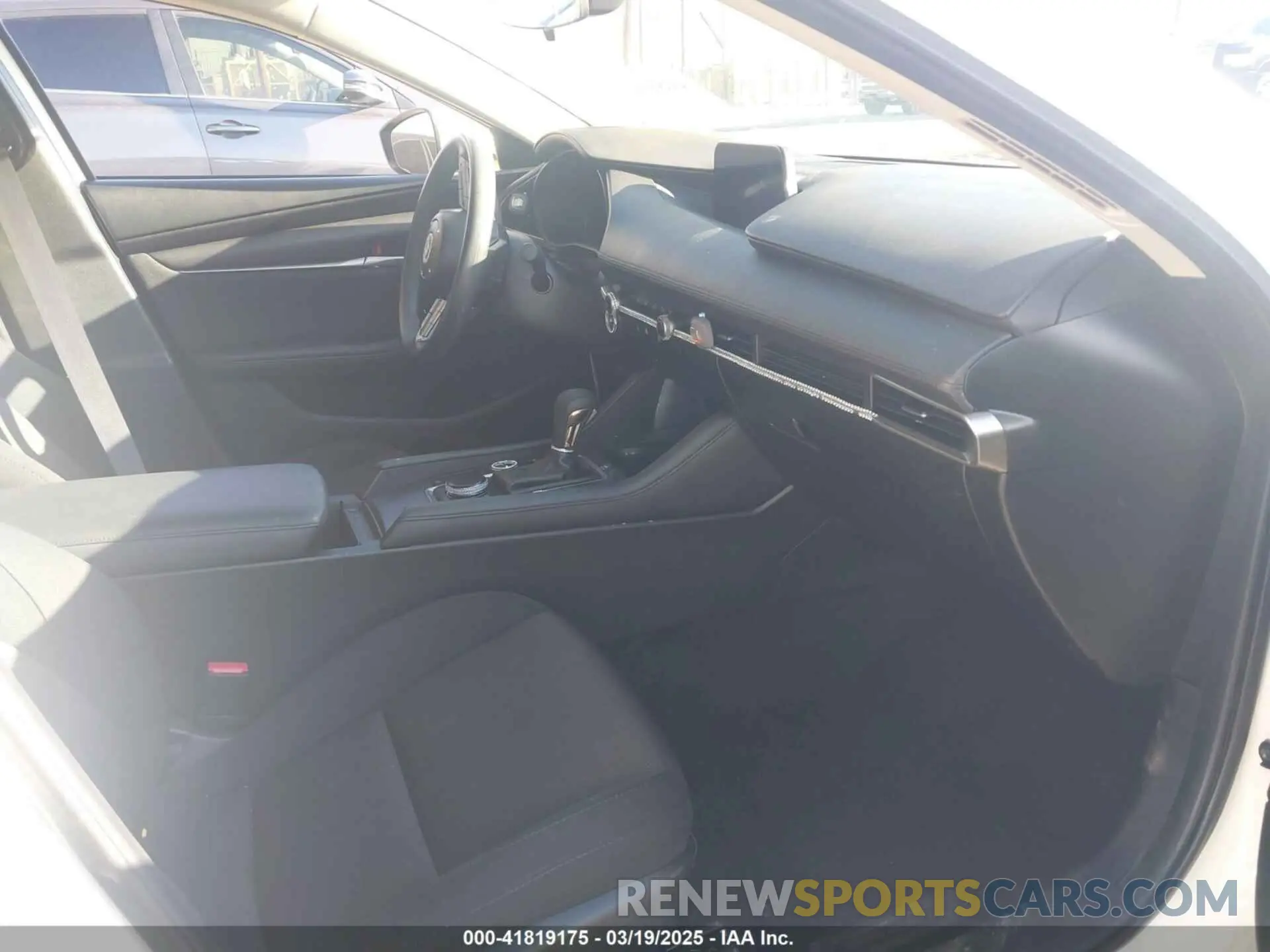 5 Photograph of a damaged car 3MZBPABL3KM113083 MAZDA MAZDA3 2019