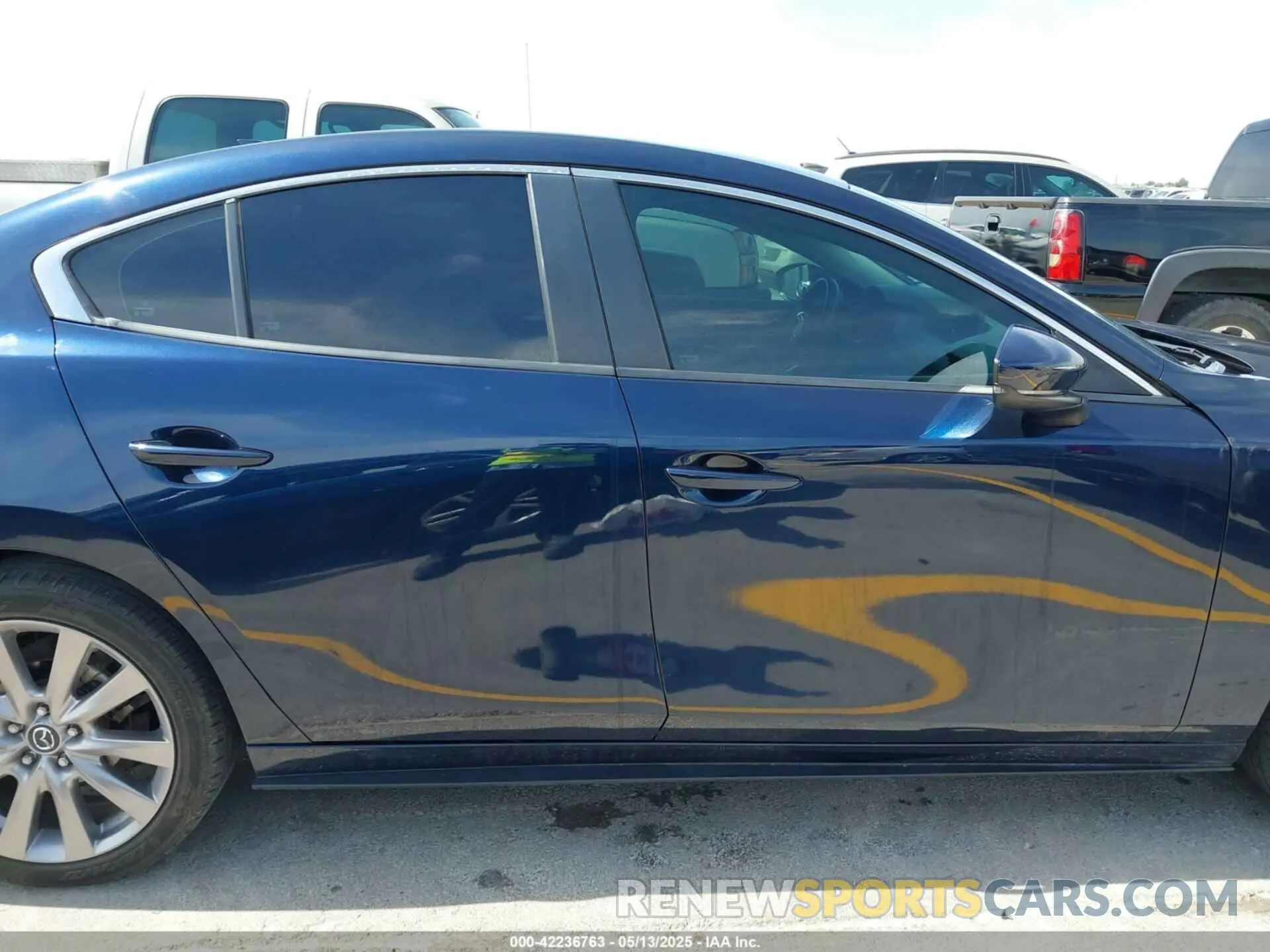 13 Photograph of a damaged car 3MZBPADL3KM110892 MAZDA MAZDA3 2019