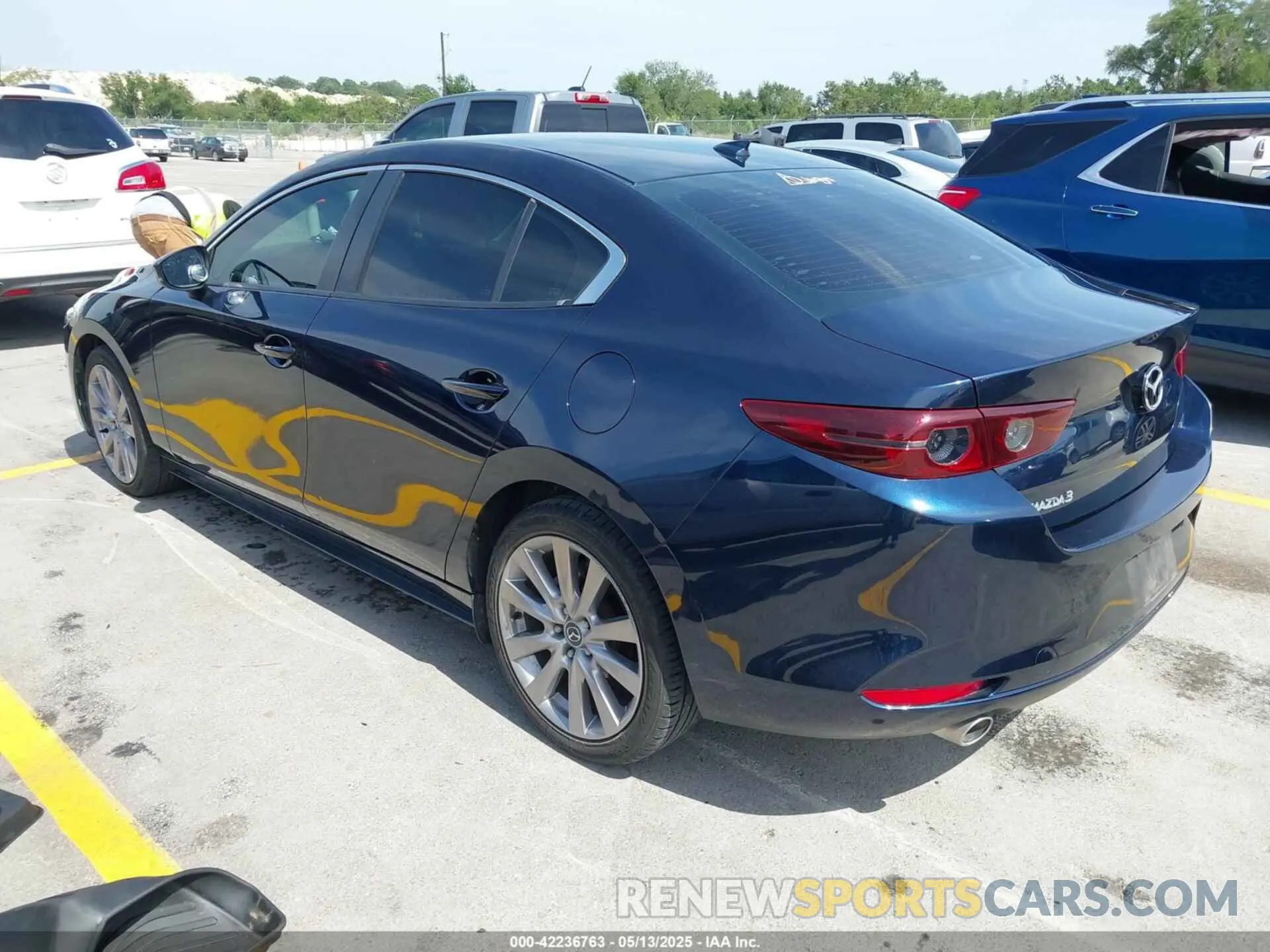 3 Photograph of a damaged car 3MZBPADL3KM110892 MAZDA MAZDA3 2019