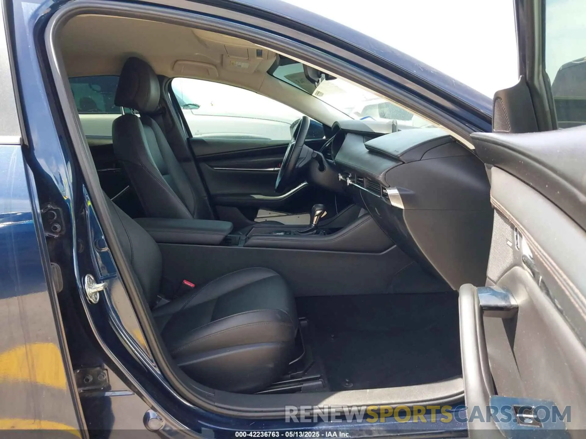 5 Photograph of a damaged car 3MZBPADL3KM110892 MAZDA MAZDA3 2019