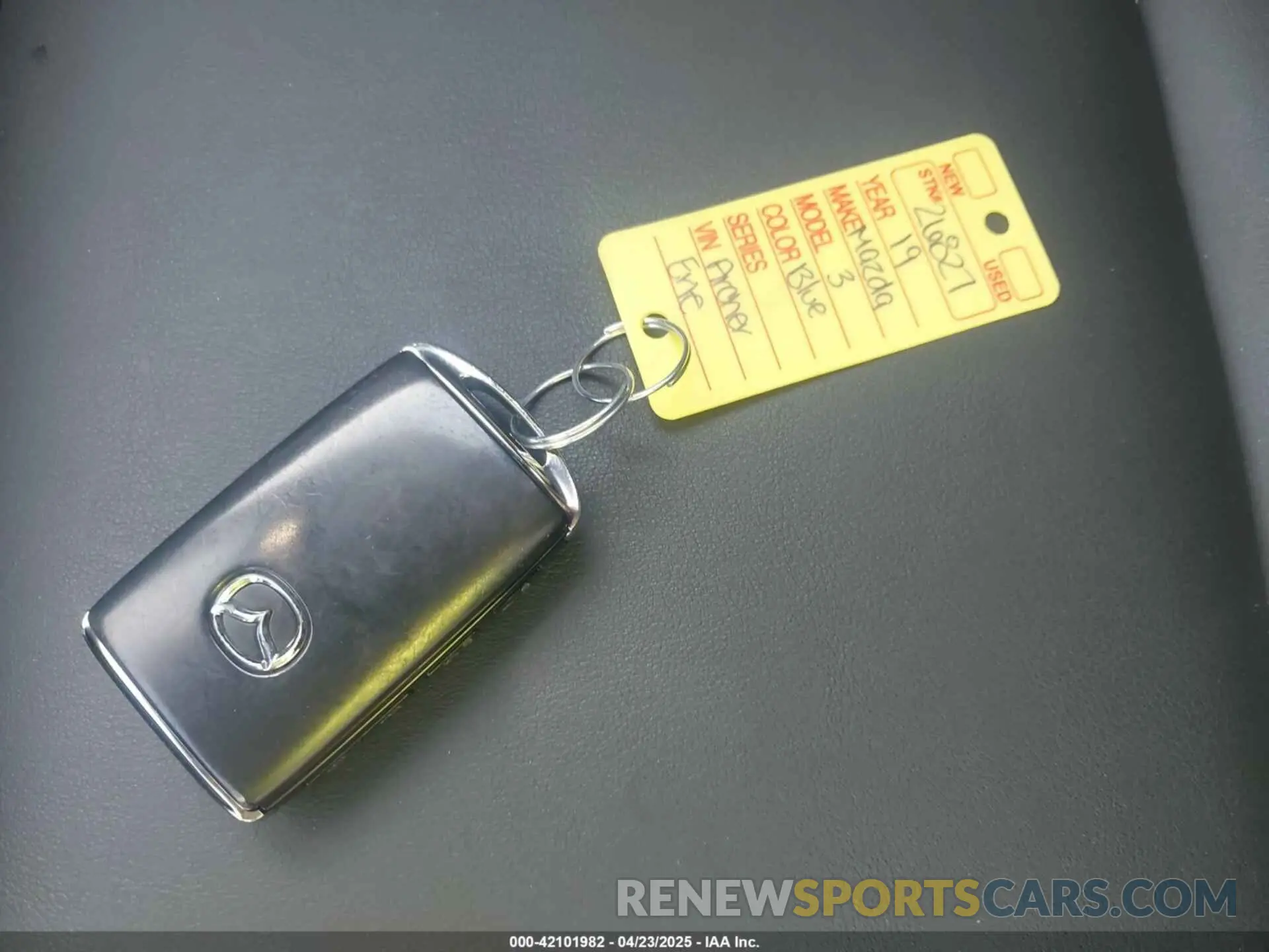 11 Photograph of a damaged car 3MZBPADL5KM107878 MAZDA MAZDA3 2019