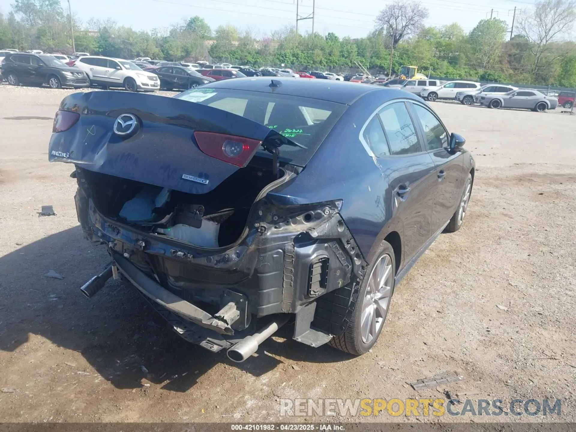 17 Photograph of a damaged car 3MZBPADL5KM107878 MAZDA MAZDA3 2019