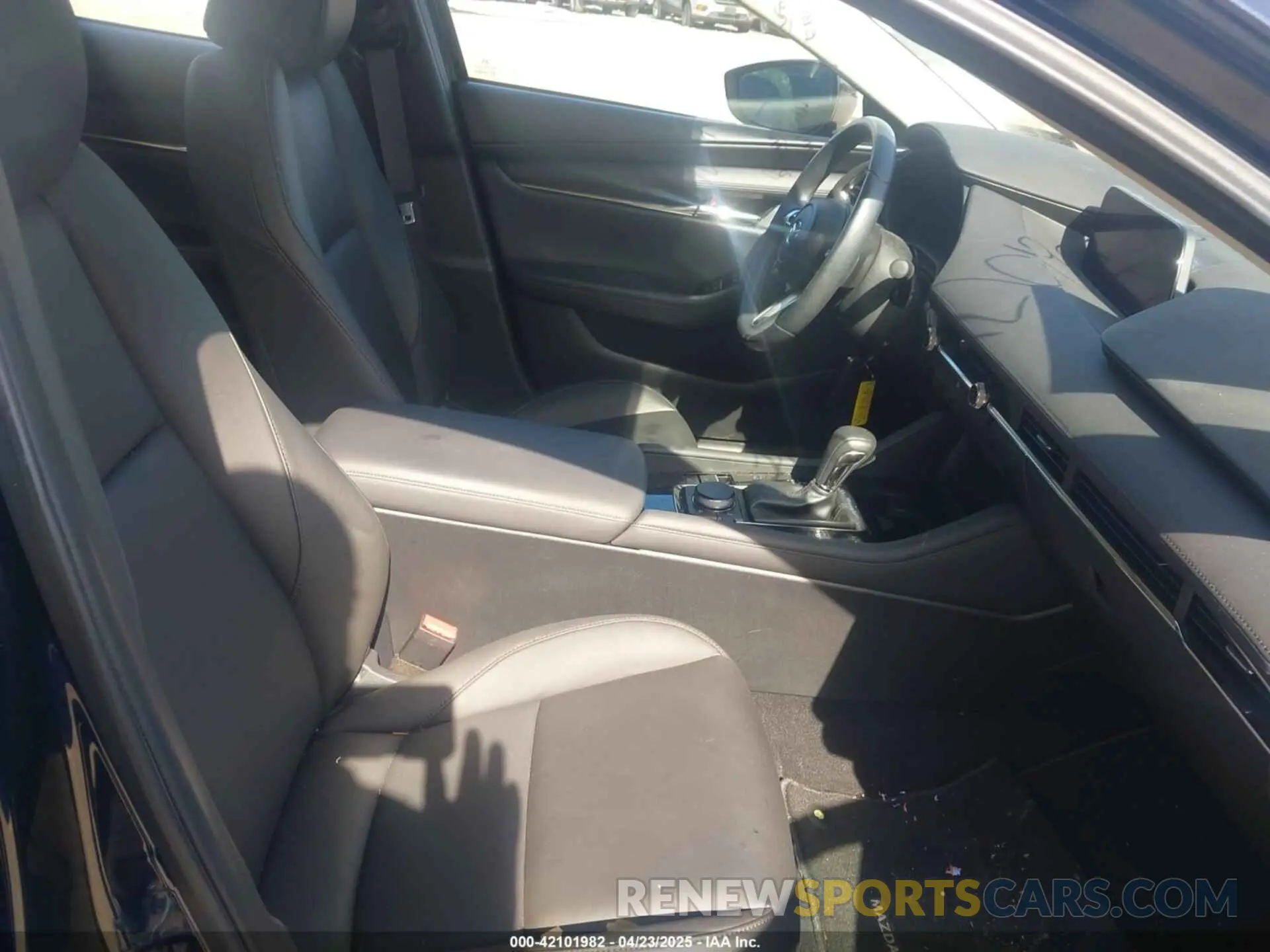 5 Photograph of a damaged car 3MZBPADL5KM107878 MAZDA MAZDA3 2019