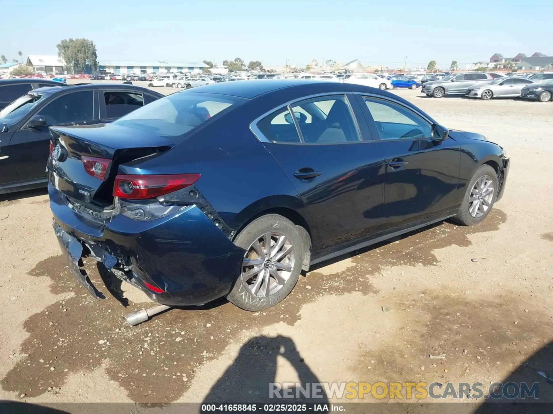 4 Photograph of a damaged car JM1BPABL8K1109756 MAZDA MAZDA3 2019