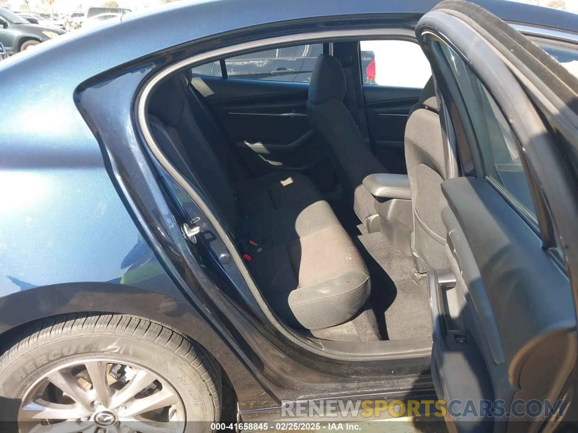 8 Photograph of a damaged car JM1BPABL8K1109756 MAZDA MAZDA3 2019