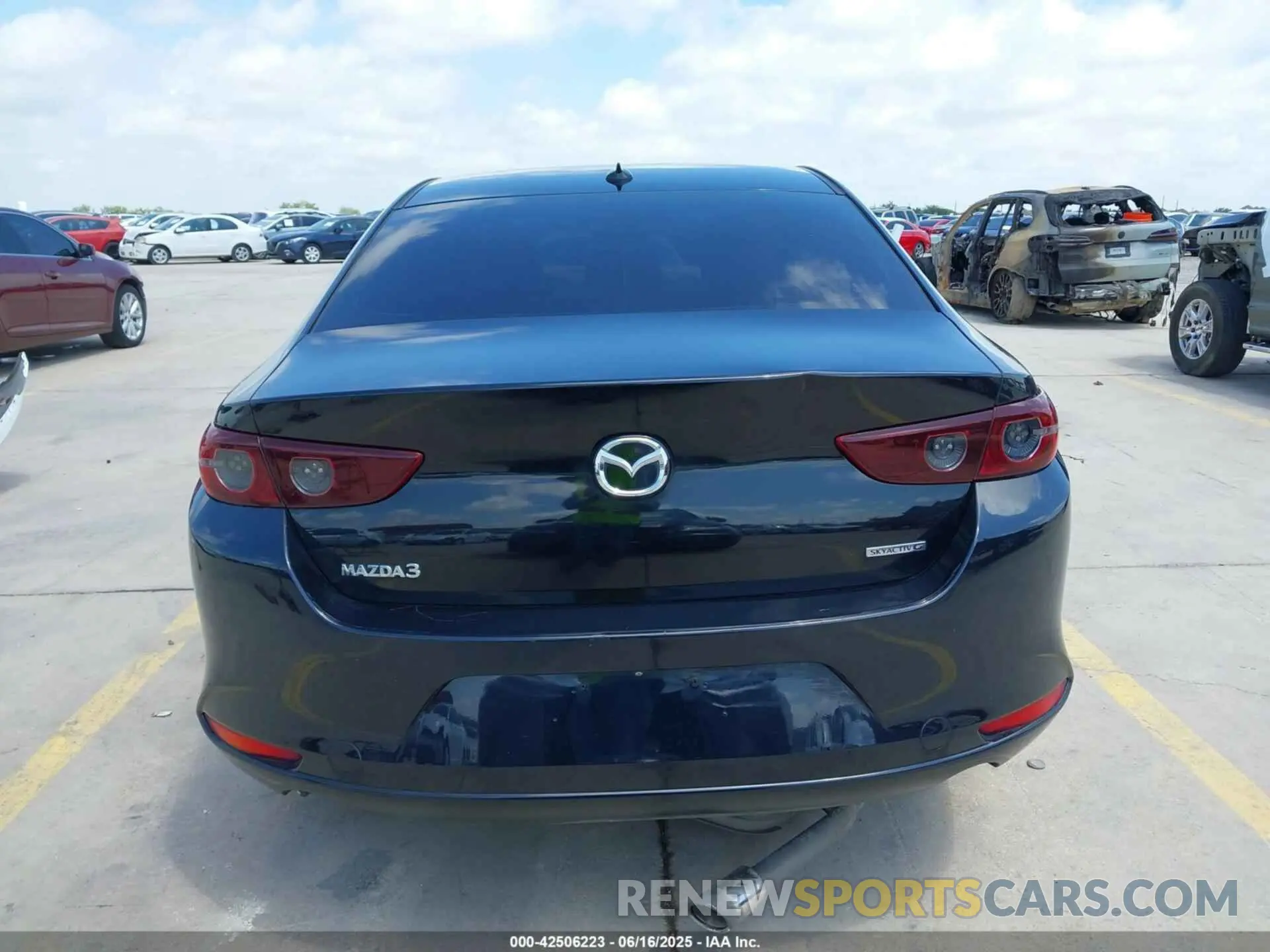 15 Photograph of a damaged car JM1BPACL4K1110174 MAZDA MAZDA3 2019