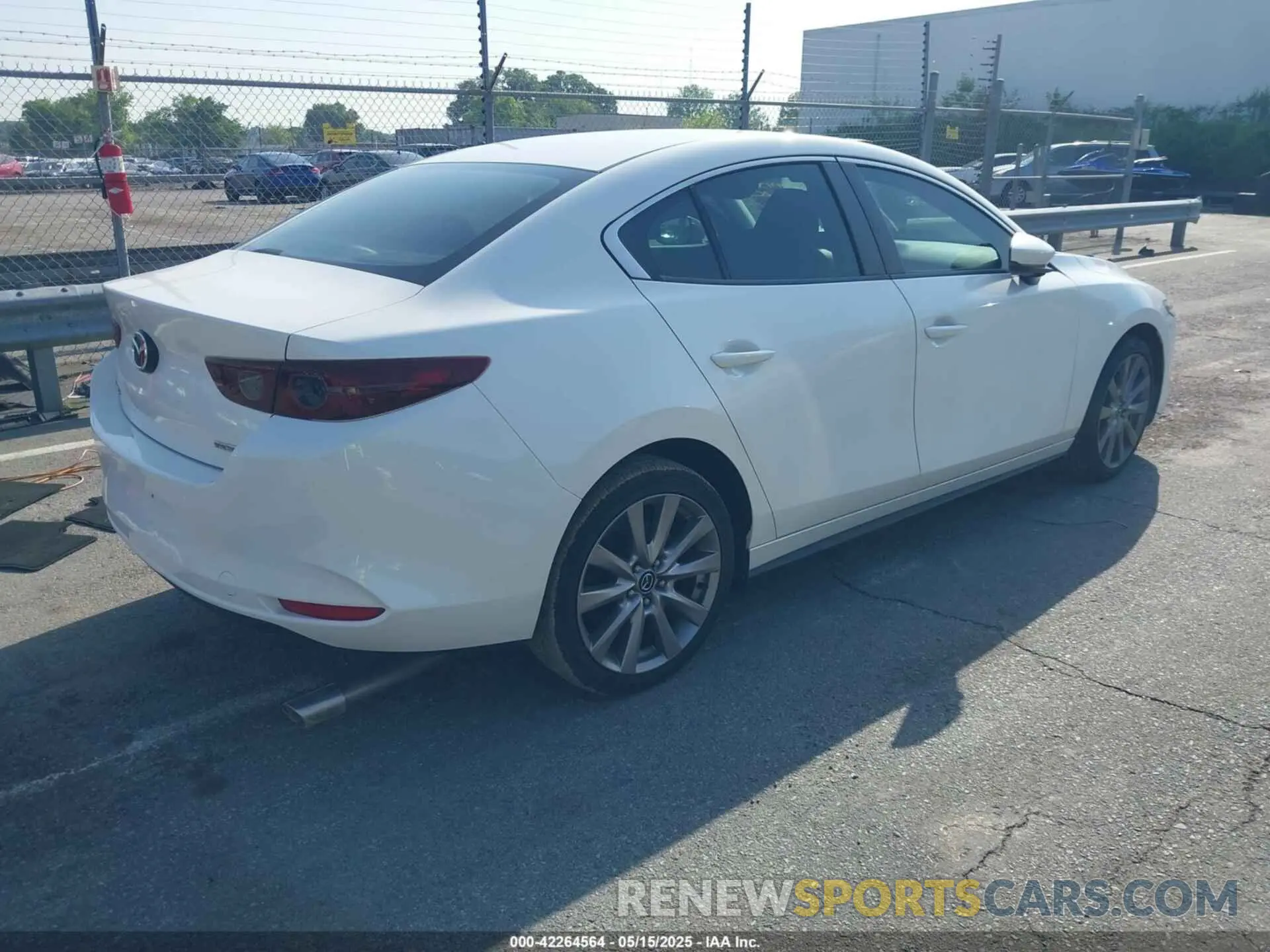 4 Photograph of a damaged car JM1BPACL5K1107431 MAZDA MAZDA3 2019