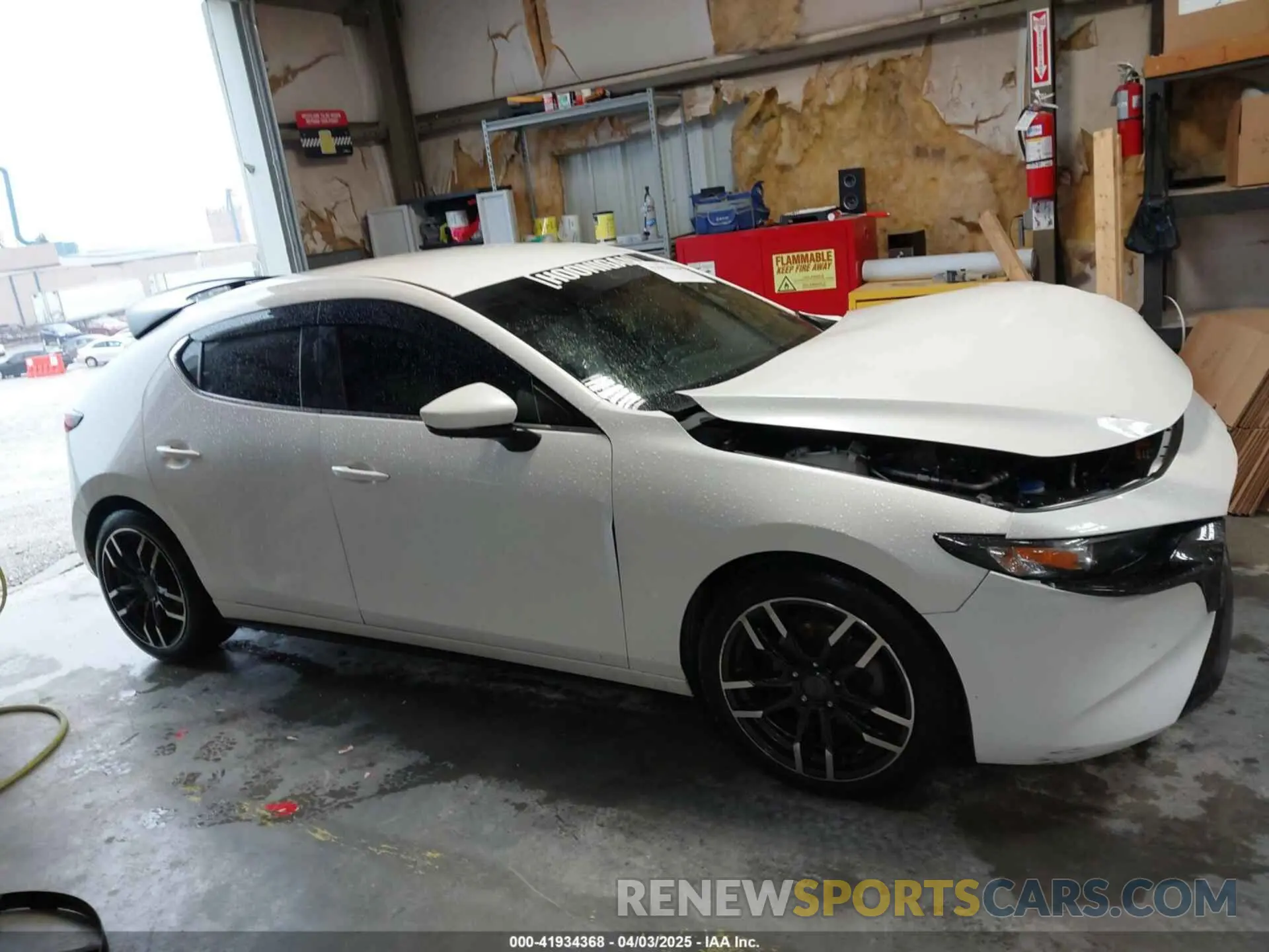 12 Photograph of a damaged car JM1BPAJM0K1120549 MAZDA MAZDA3 2019