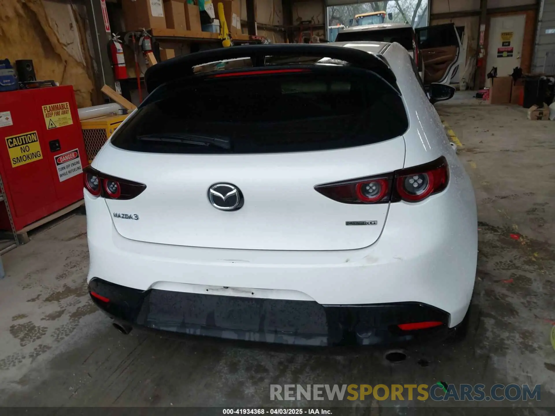 15 Photograph of a damaged car JM1BPAJM0K1120549 MAZDA MAZDA3 2019
