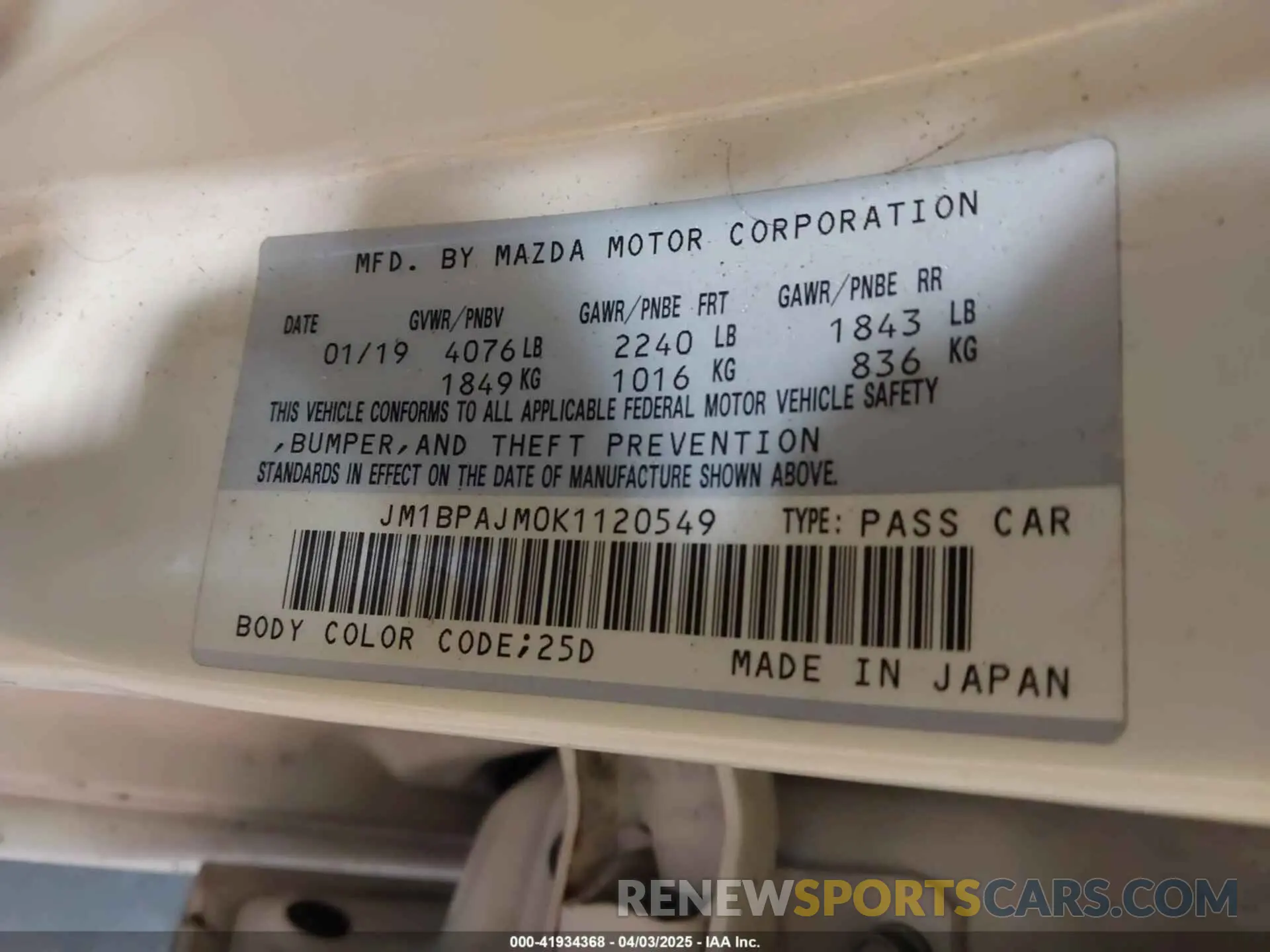 9 Photograph of a damaged car JM1BPAJM0K1120549 MAZDA MAZDA3 2019
