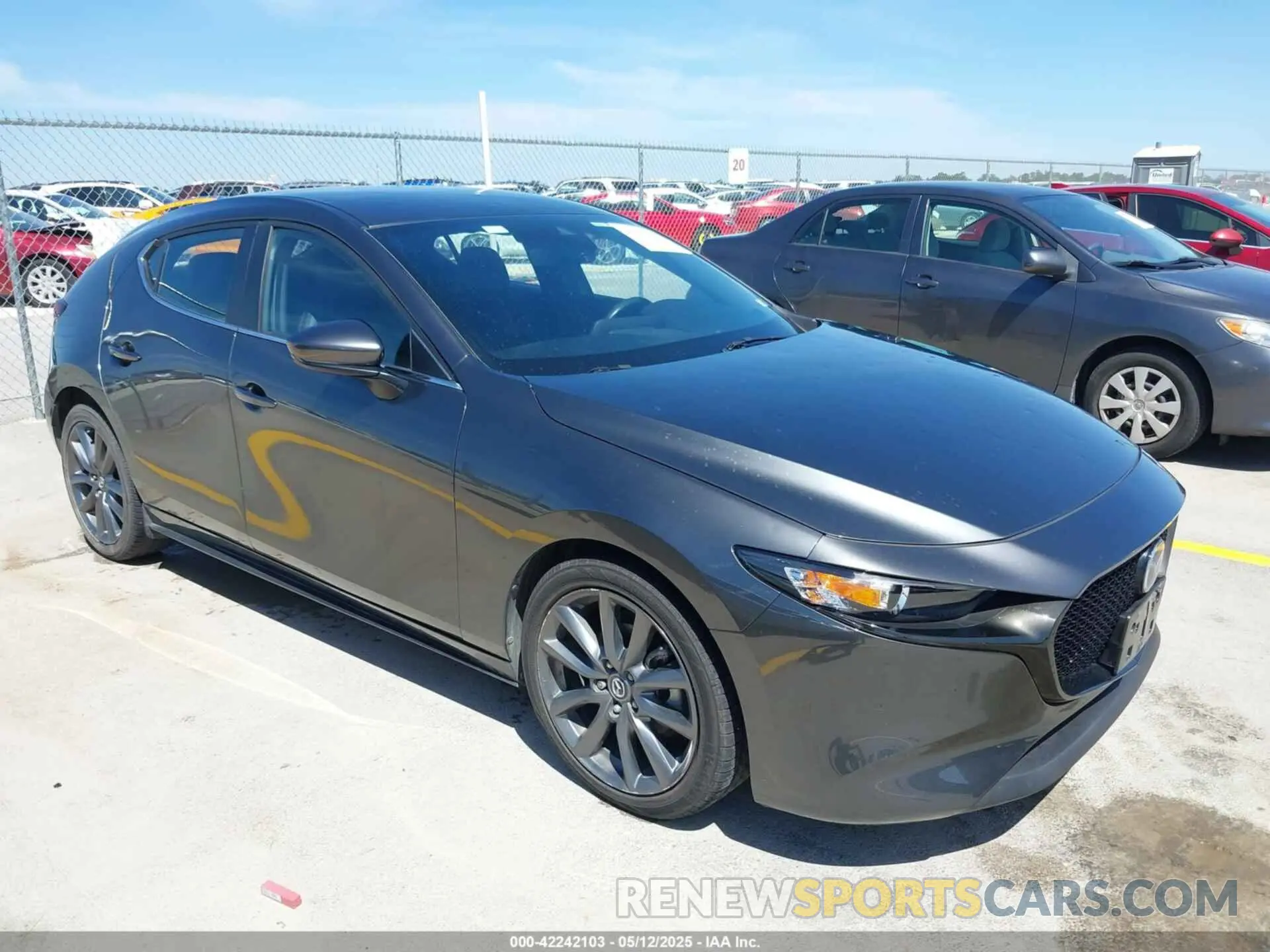 1 Photograph of a damaged car JM1BPAJM4K1117914 MAZDA MAZDA3 2019