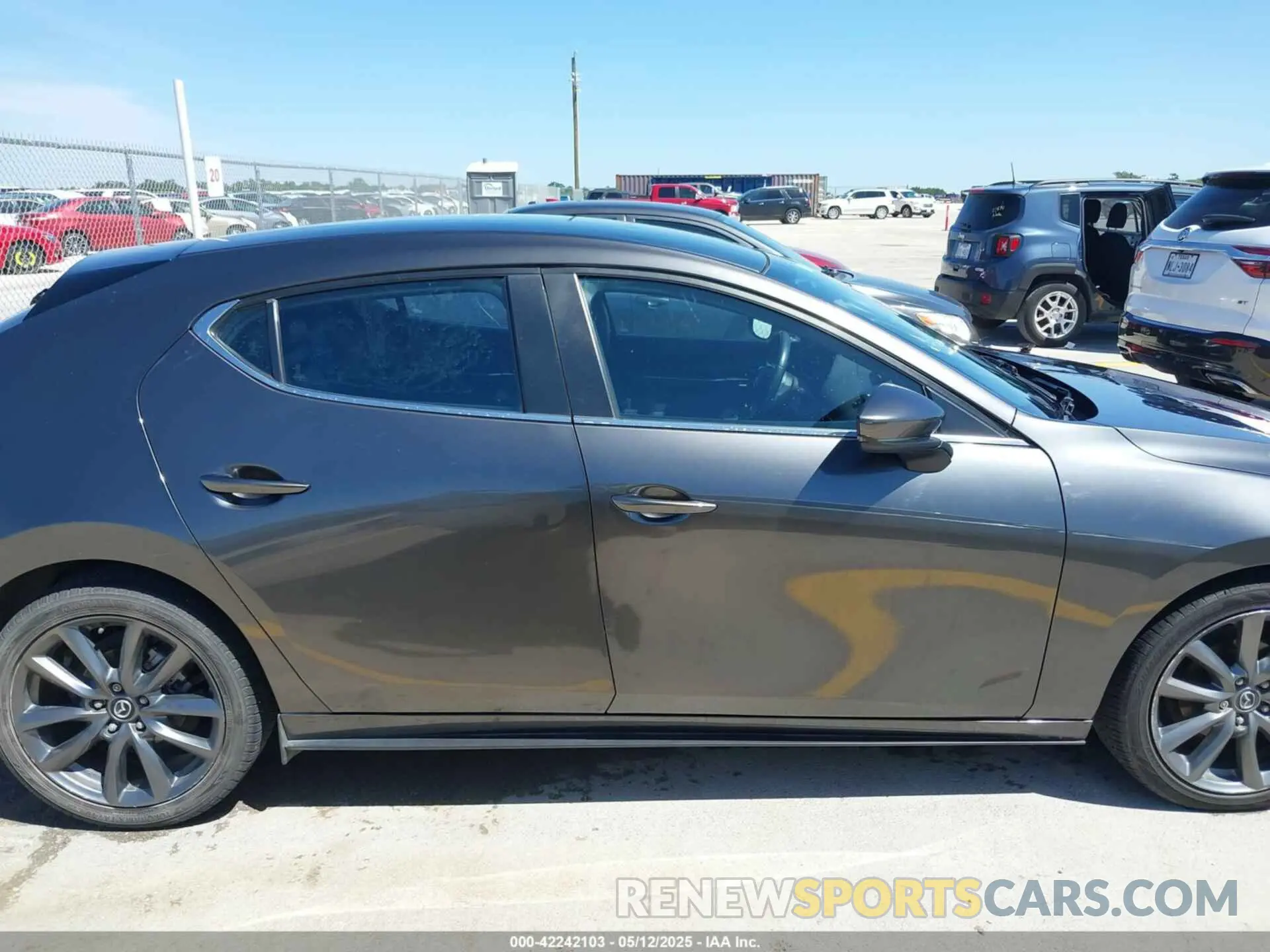 13 Photograph of a damaged car JM1BPAJM4K1117914 MAZDA MAZDA3 2019