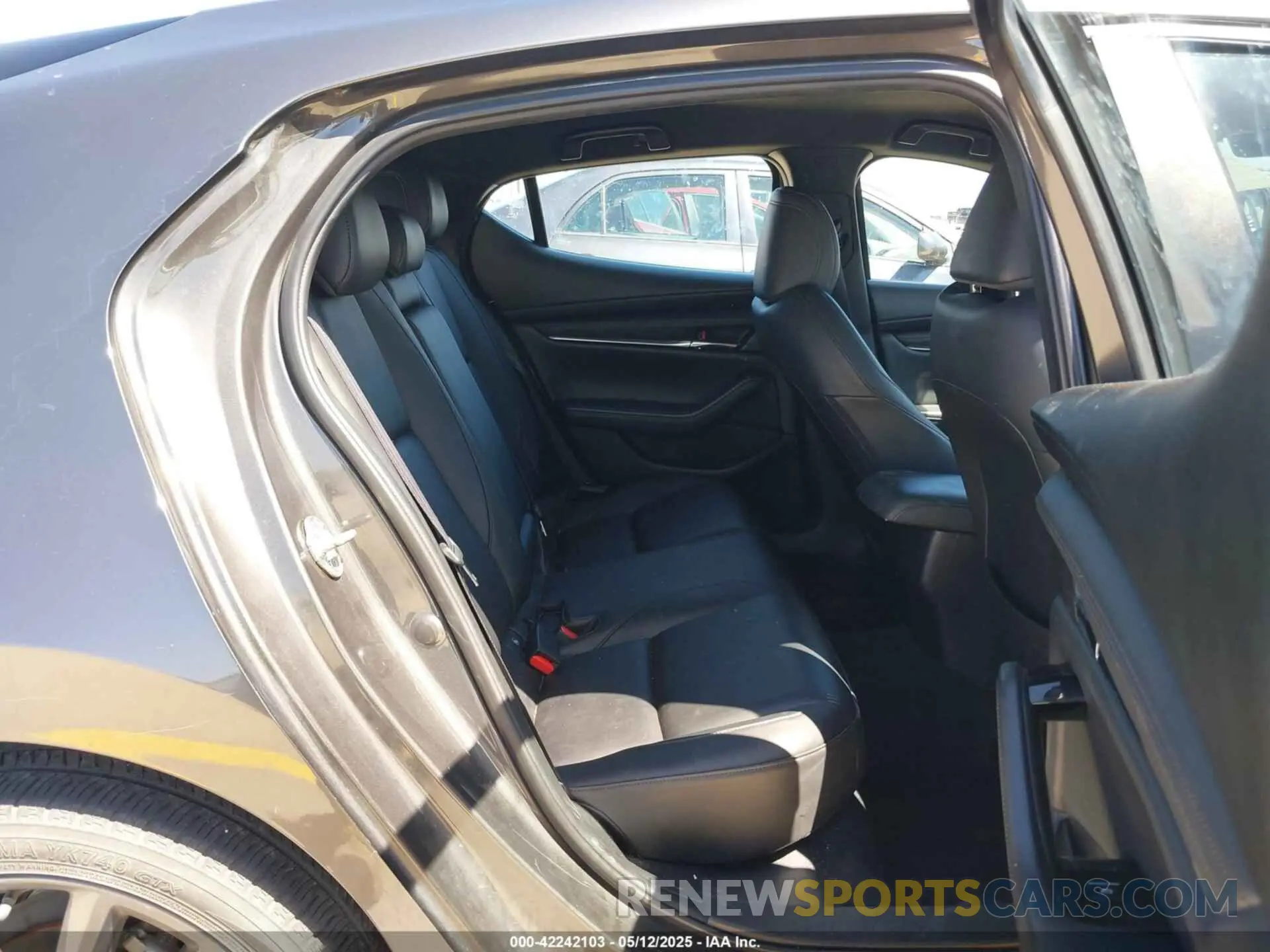 8 Photograph of a damaged car JM1BPAJM4K1117914 MAZDA MAZDA3 2019