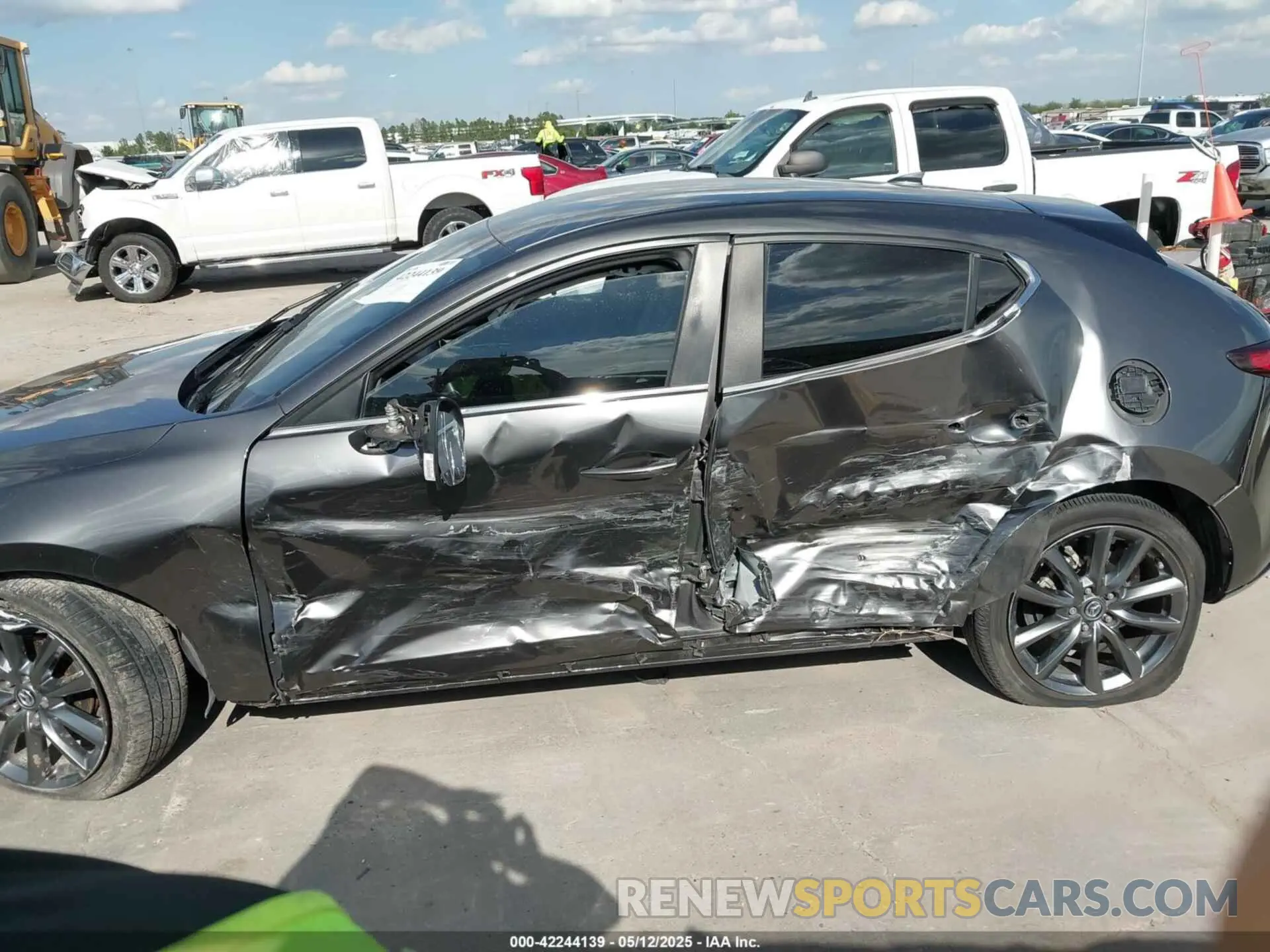 14 Photograph of a damaged car JM1BPAMM2K1119687 MAZDA MAZDA3 2019