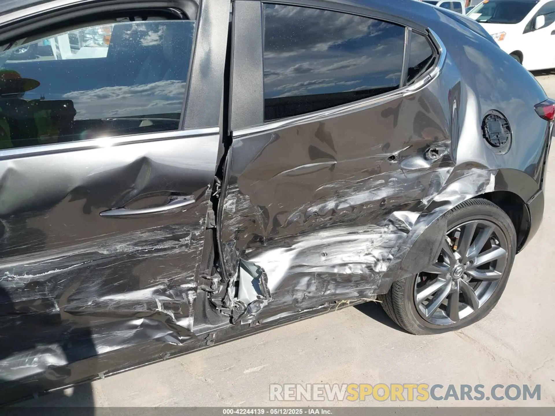6 Photograph of a damaged car JM1BPAMM2K1119687 MAZDA MAZDA3 2019