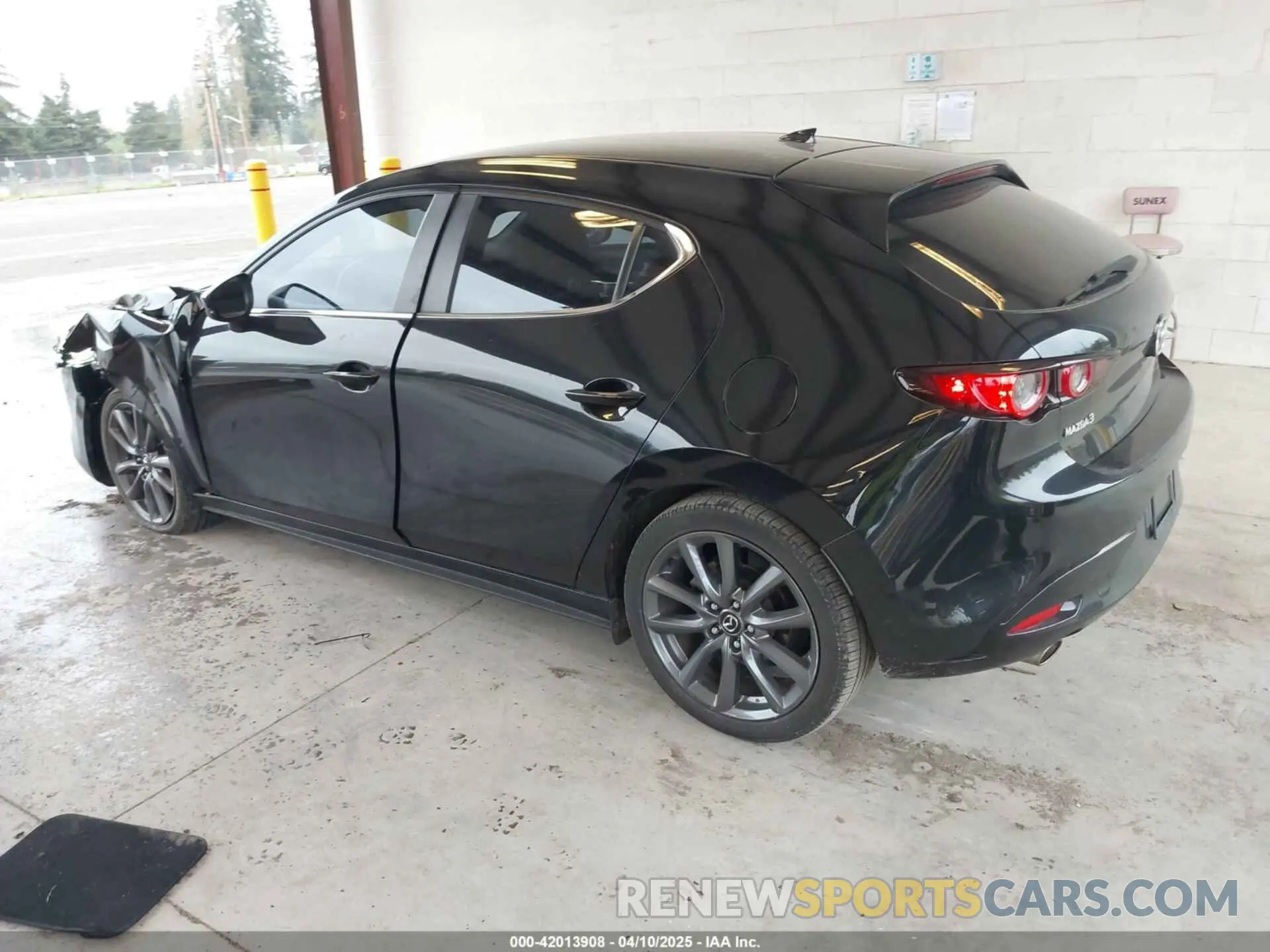 3 Photograph of a damaged car JM1BPAMM7K1142723 MAZDA MAZDA3 2019
