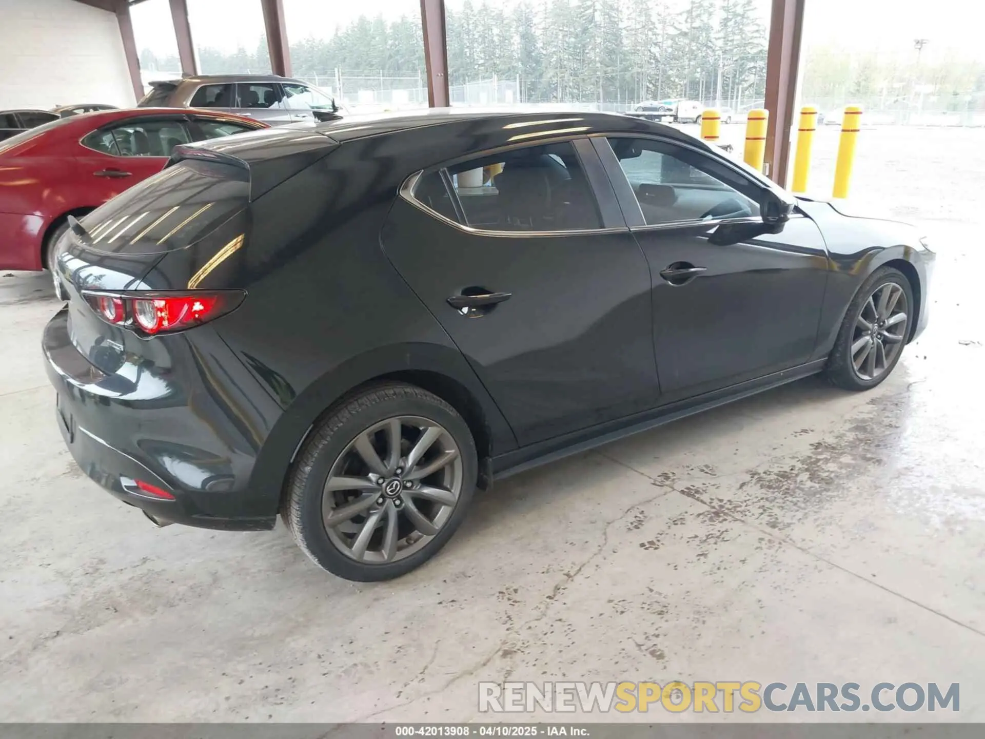 4 Photograph of a damaged car JM1BPAMM7K1142723 MAZDA MAZDA3 2019