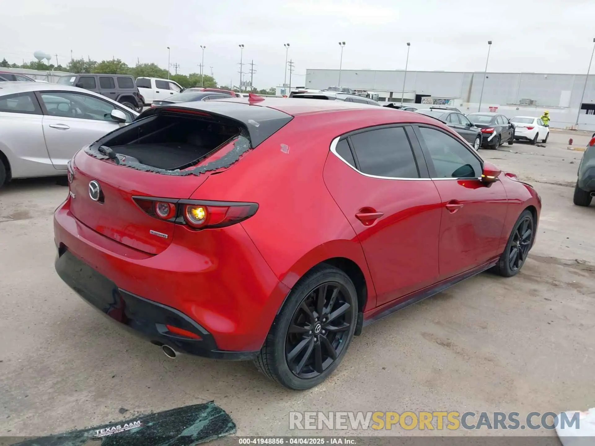 4 Photograph of a damaged car JM1BPANM3K1117462 MAZDA MAZDA3 2019