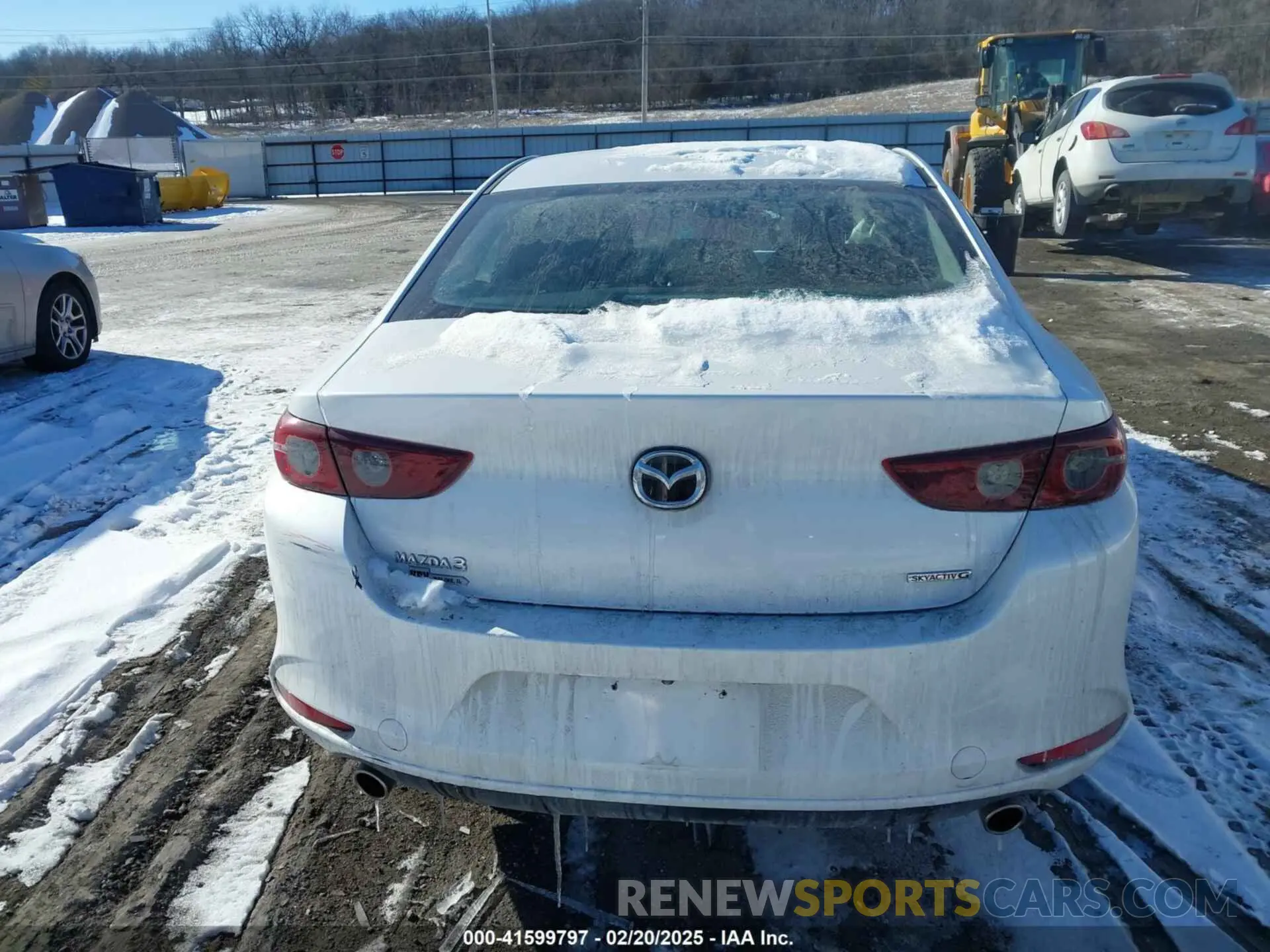 17 Photograph of a damaged car 3MZBPABL2LM122620 MAZDA MAZDA3 2020