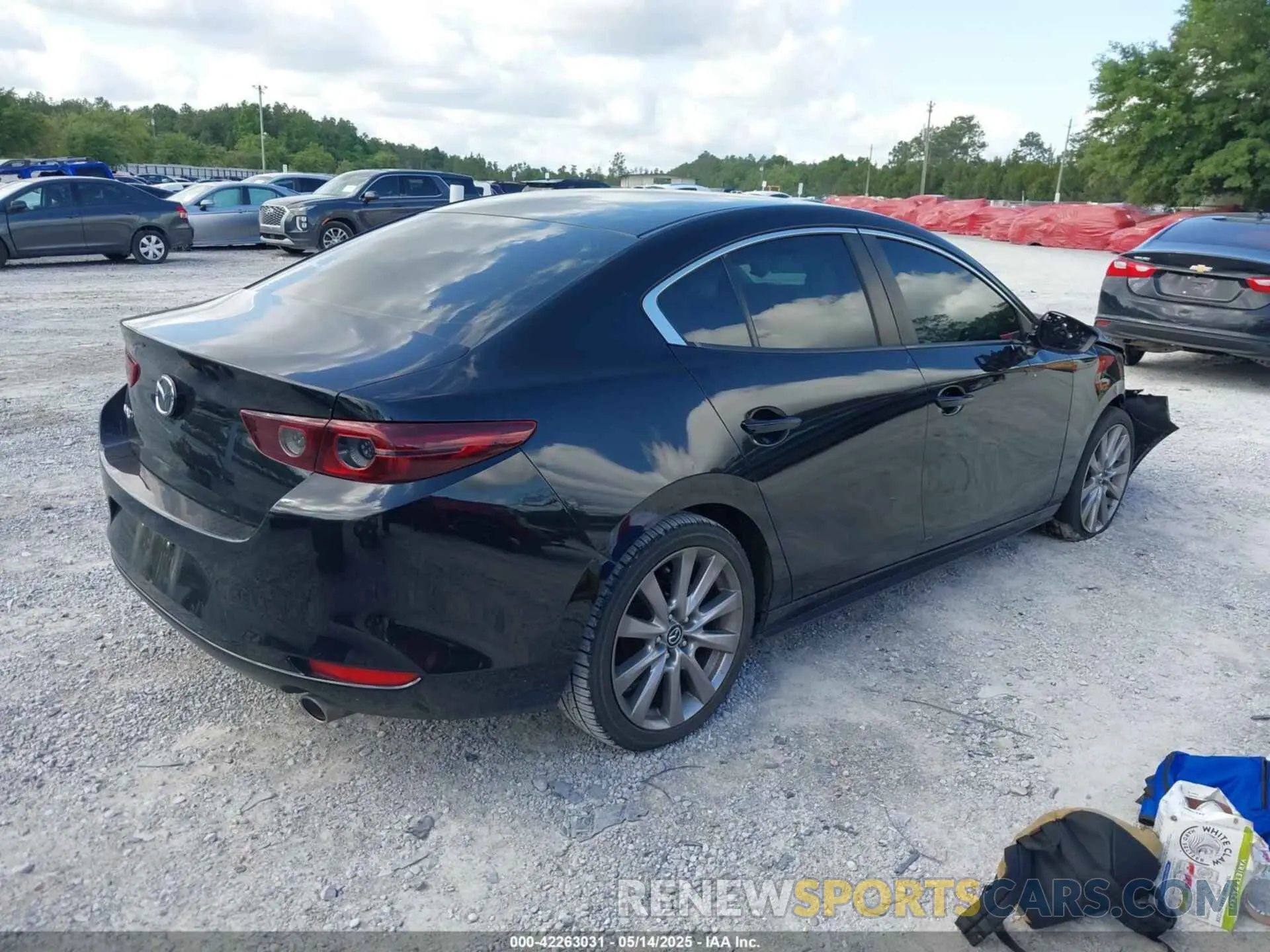 4 Photograph of a damaged car 3MZBPACL5LM135148 MAZDA MAZDA3 2020