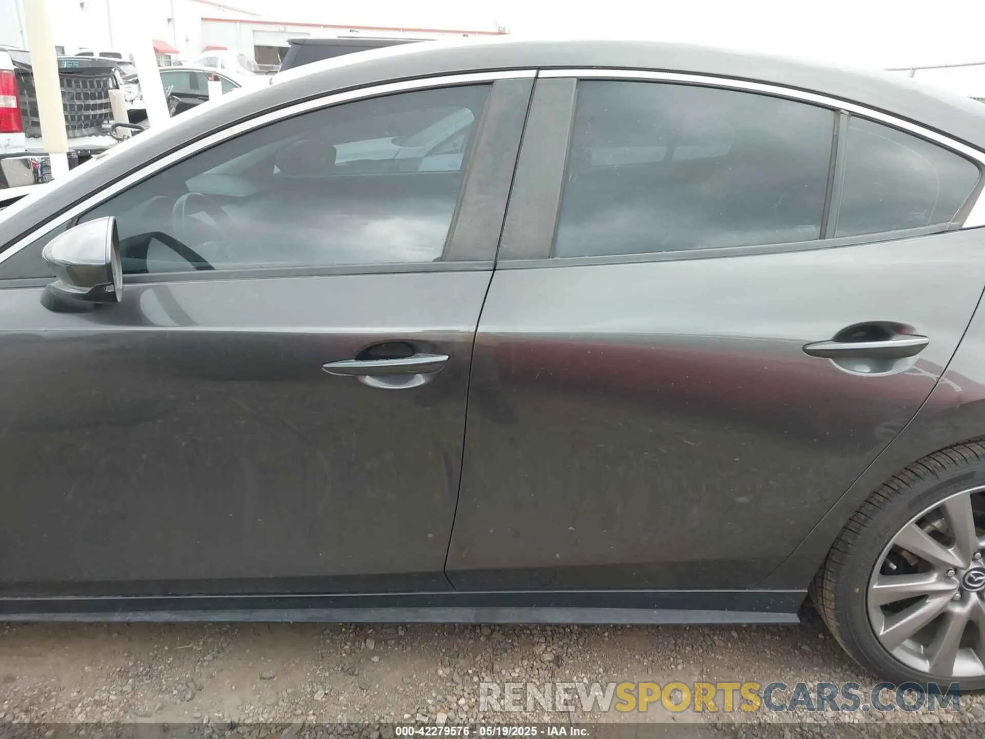 14 Photograph of a damaged car 3MZBPACL6LM130136 MAZDA MAZDA3 2020