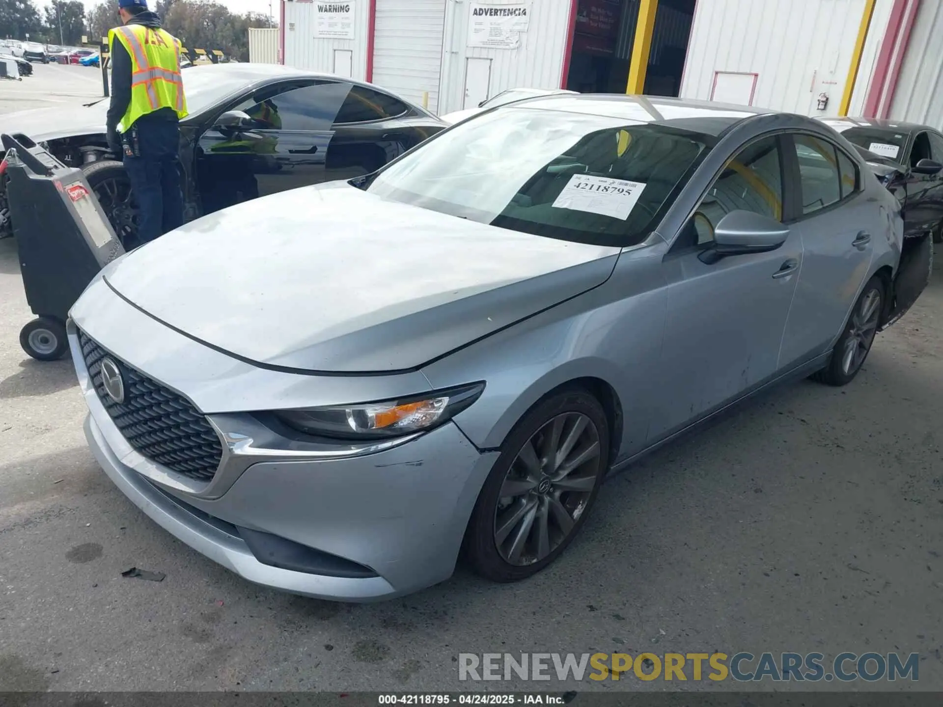 2 Photograph of a damaged car 3MZBPACL6LM131481 MAZDA MAZDA3 2020