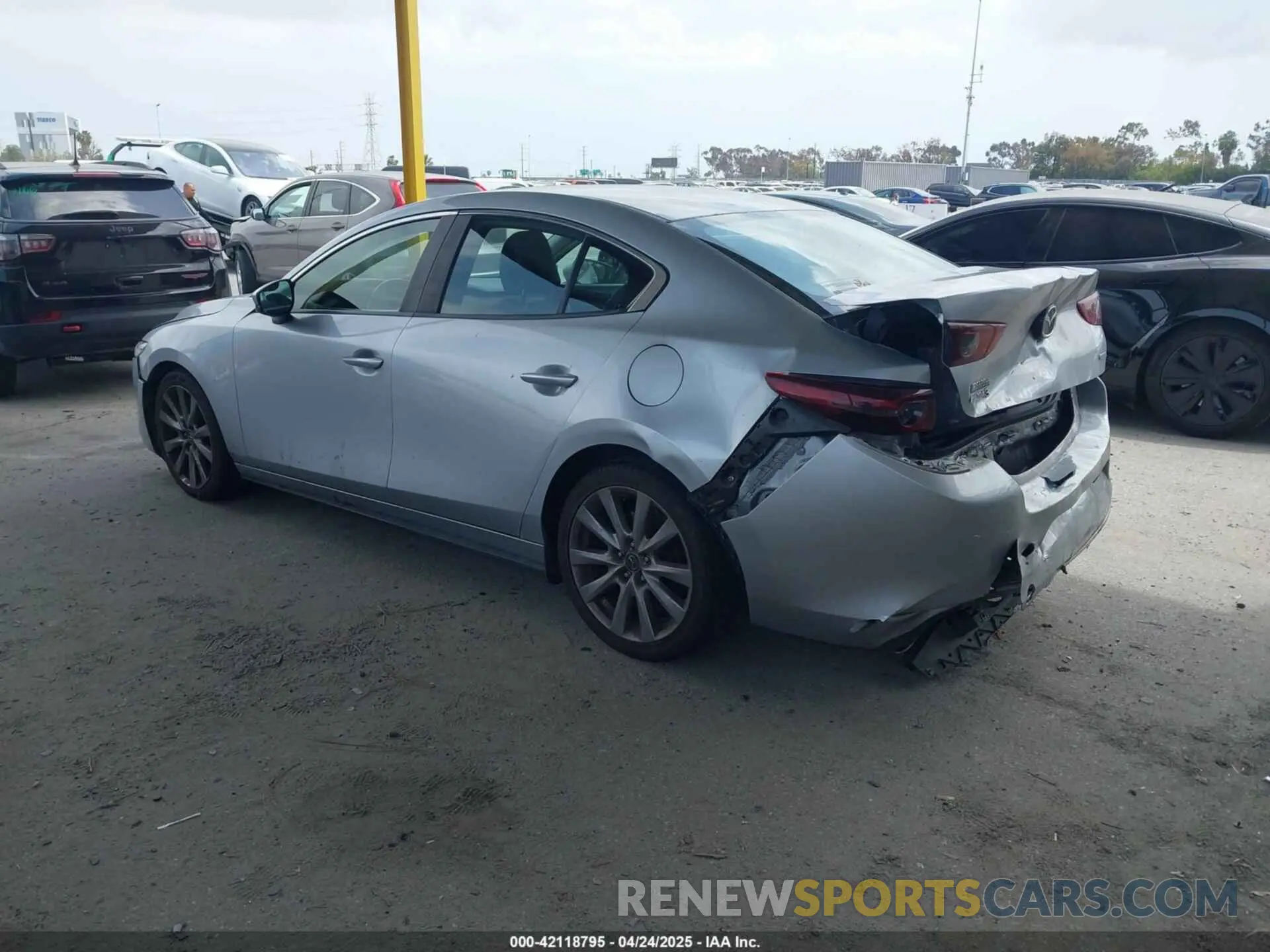 3 Photograph of a damaged car 3MZBPACL6LM131481 MAZDA MAZDA3 2020