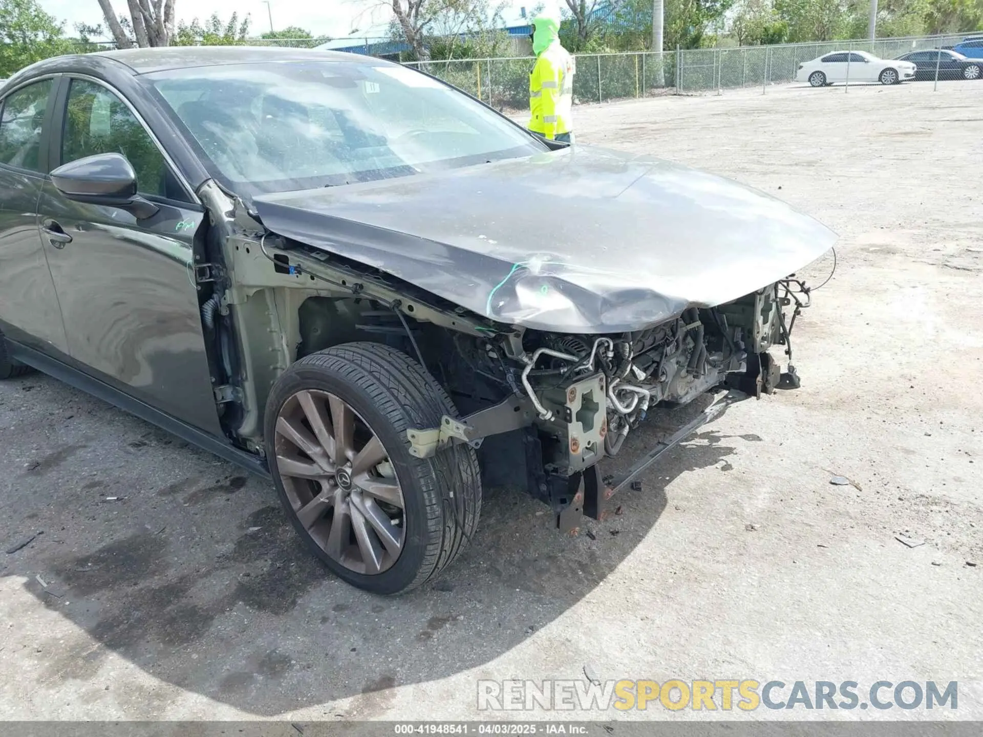 18 Photograph of a damaged car 3MZBPACL9LM127098 MAZDA MAZDA3 2020