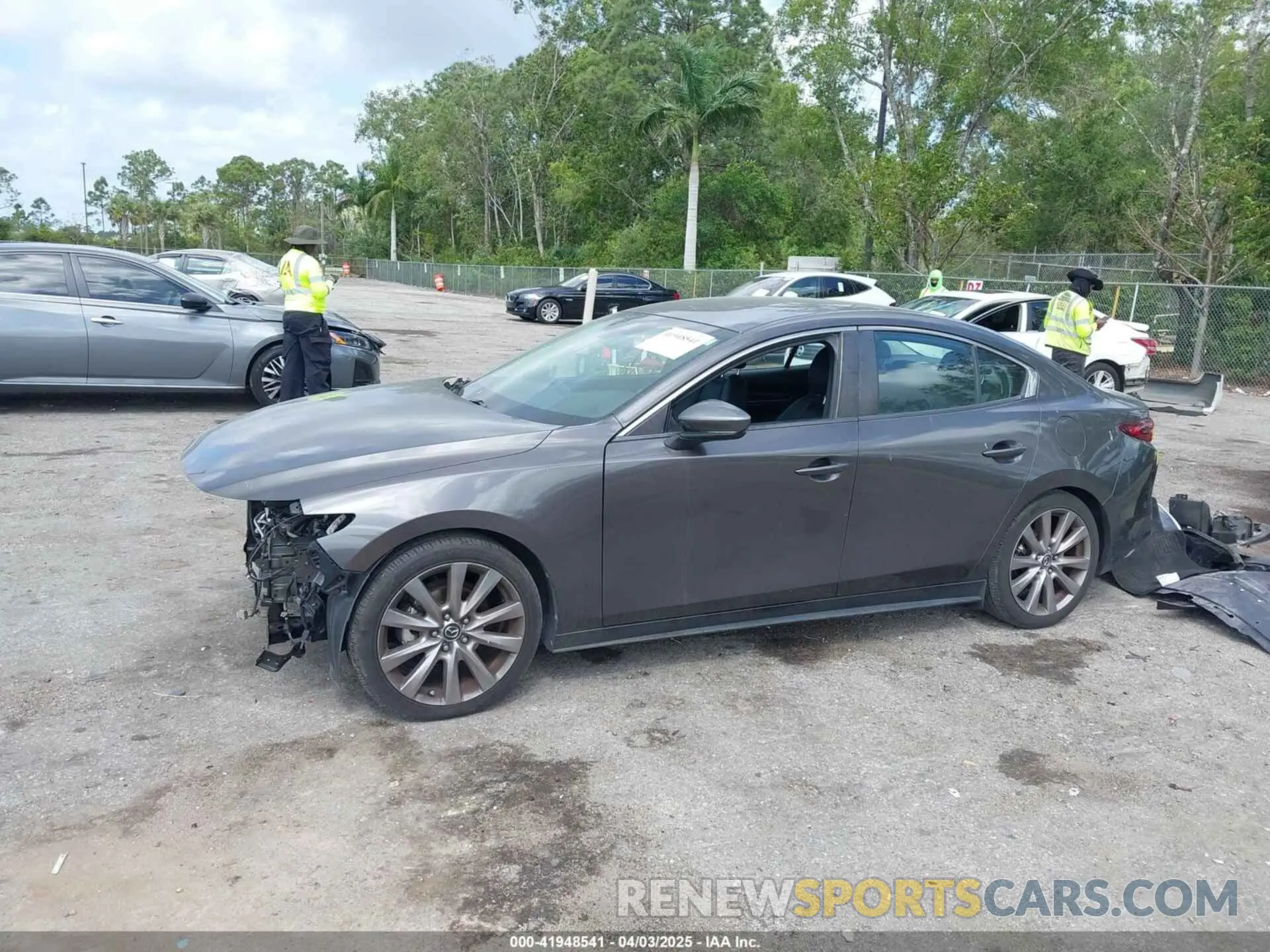 2 Photograph of a damaged car 3MZBPACL9LM127098 MAZDA MAZDA3 2020