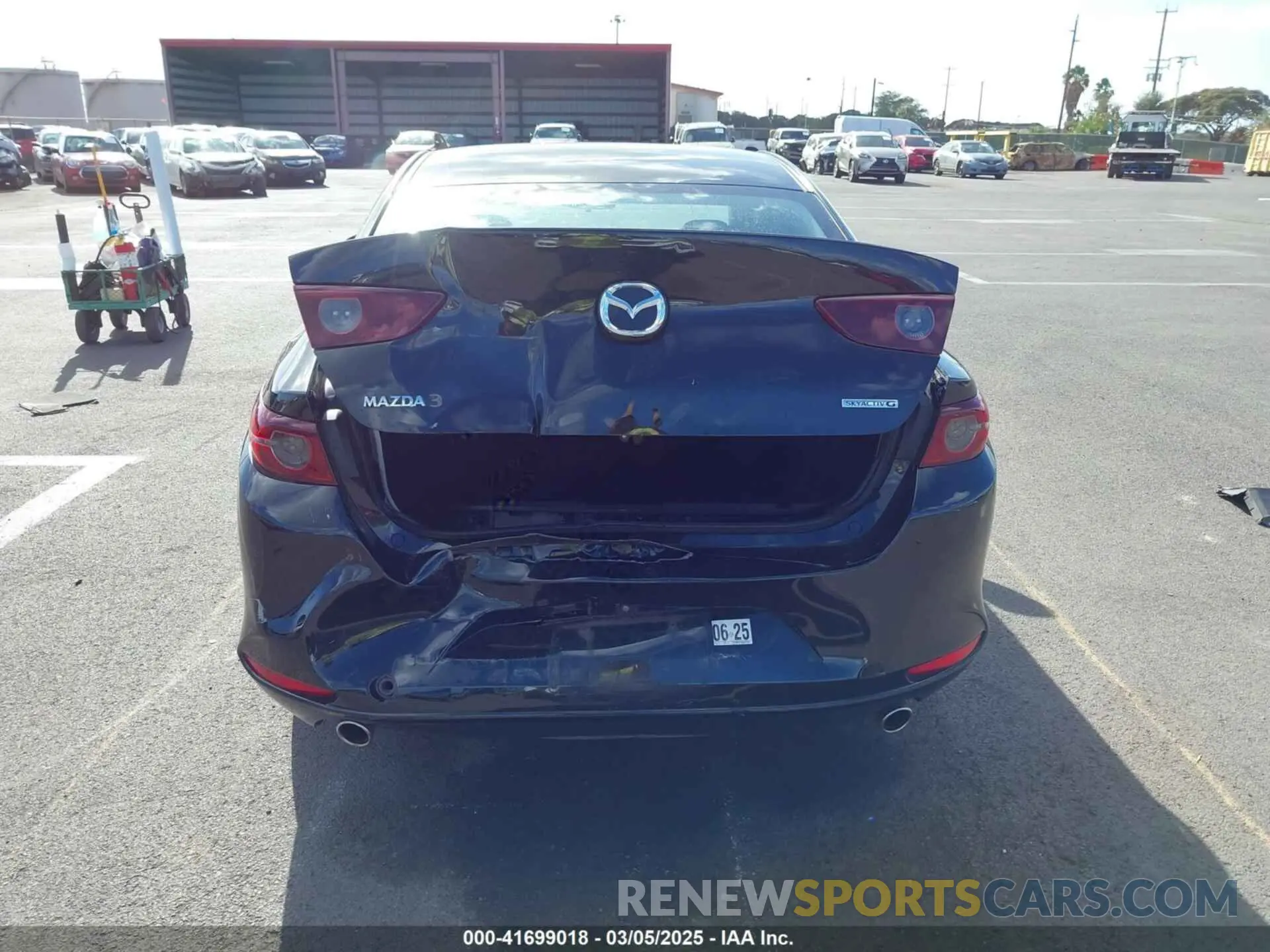 17 Photograph of a damaged car 3MZBPACL9LM131720 MAZDA MAZDA3 2020