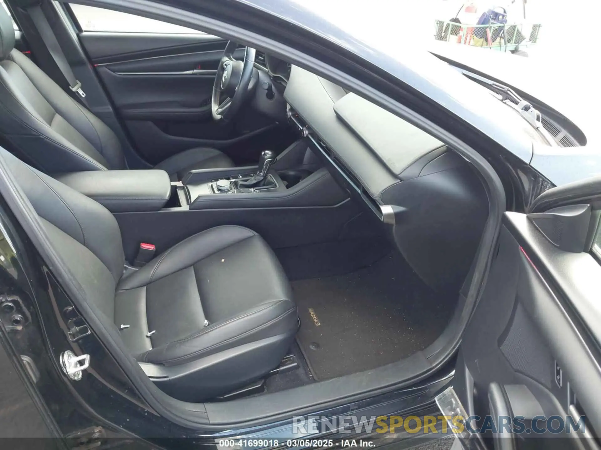 5 Photograph of a damaged car 3MZBPACL9LM131720 MAZDA MAZDA3 2020