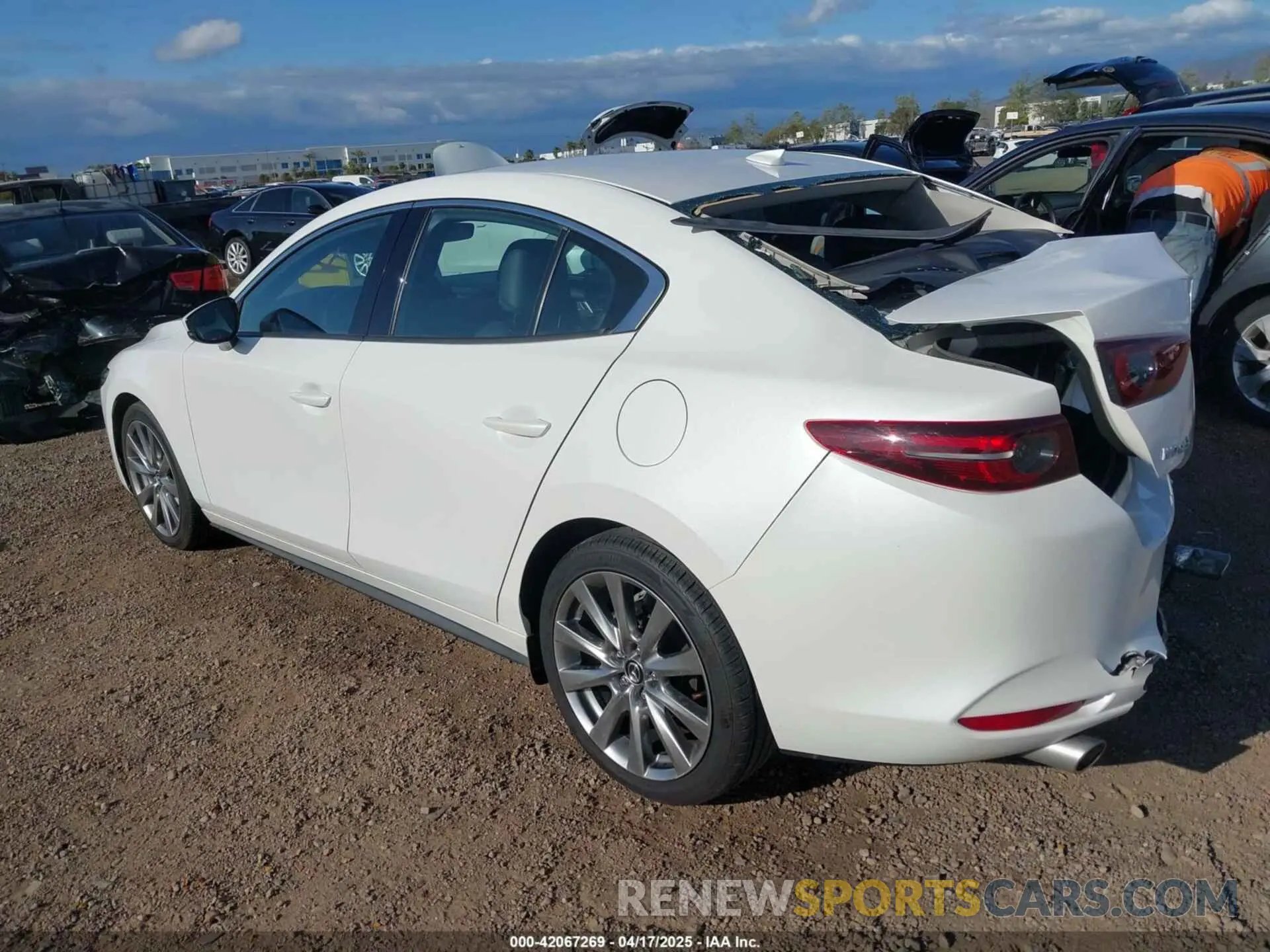 3 Photograph of a damaged car 3MZBPAEM3LM132772 MAZDA MAZDA3 2020