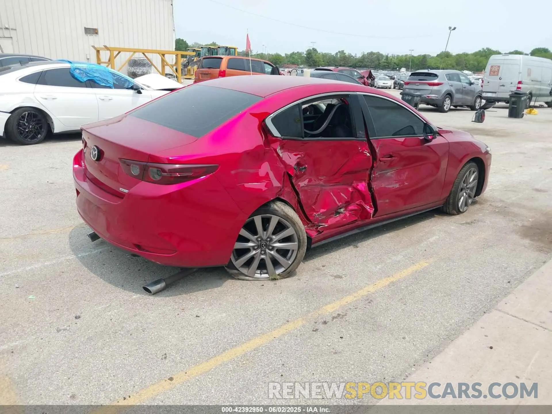 4 Photograph of a damaged car 3MZBPBCM6LM138350 MAZDA MAZDA3 2020