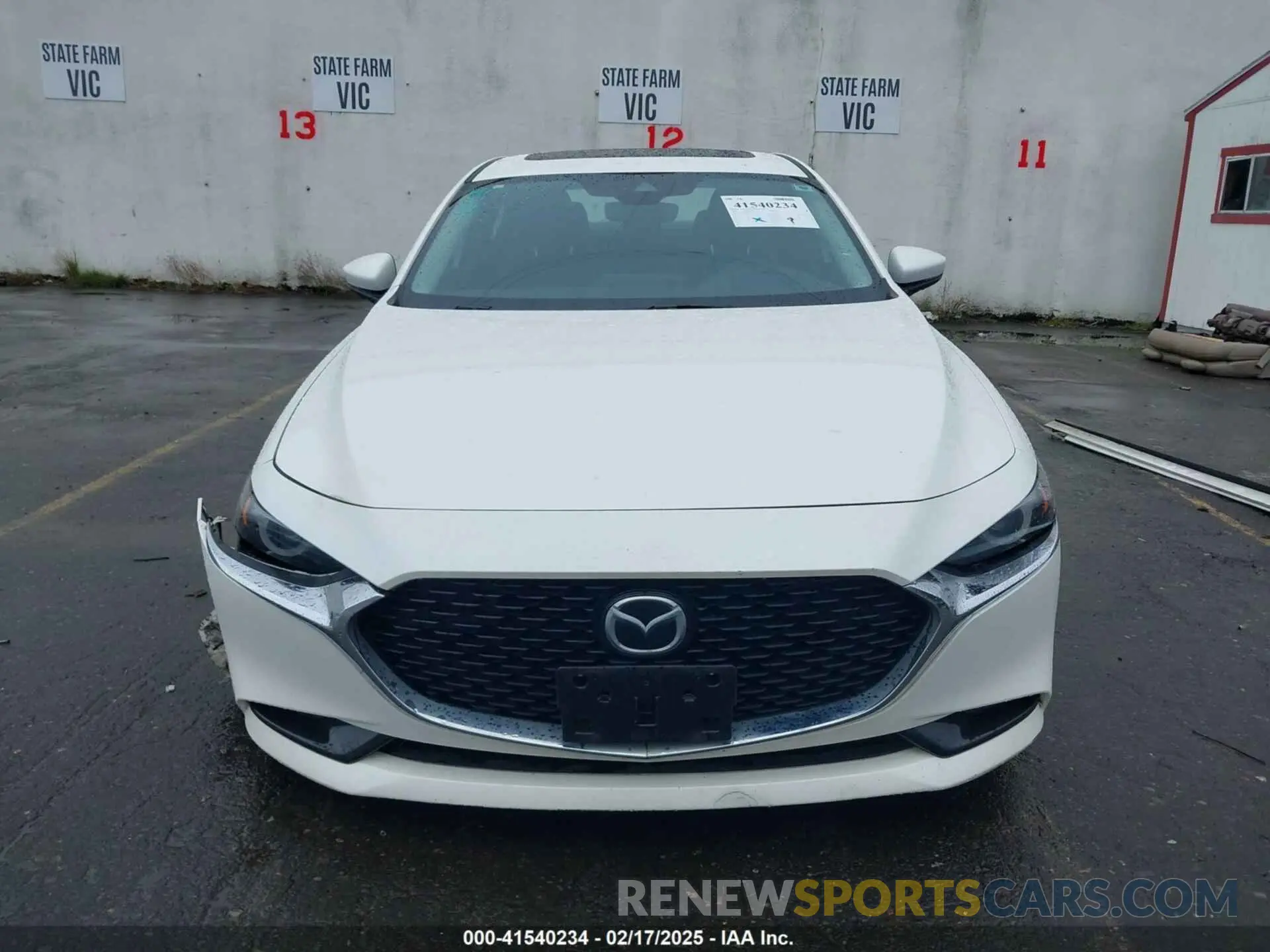 13 Photograph of a damaged car 3MZBPBEMXLM133357 MAZDA MAZDA3 2020