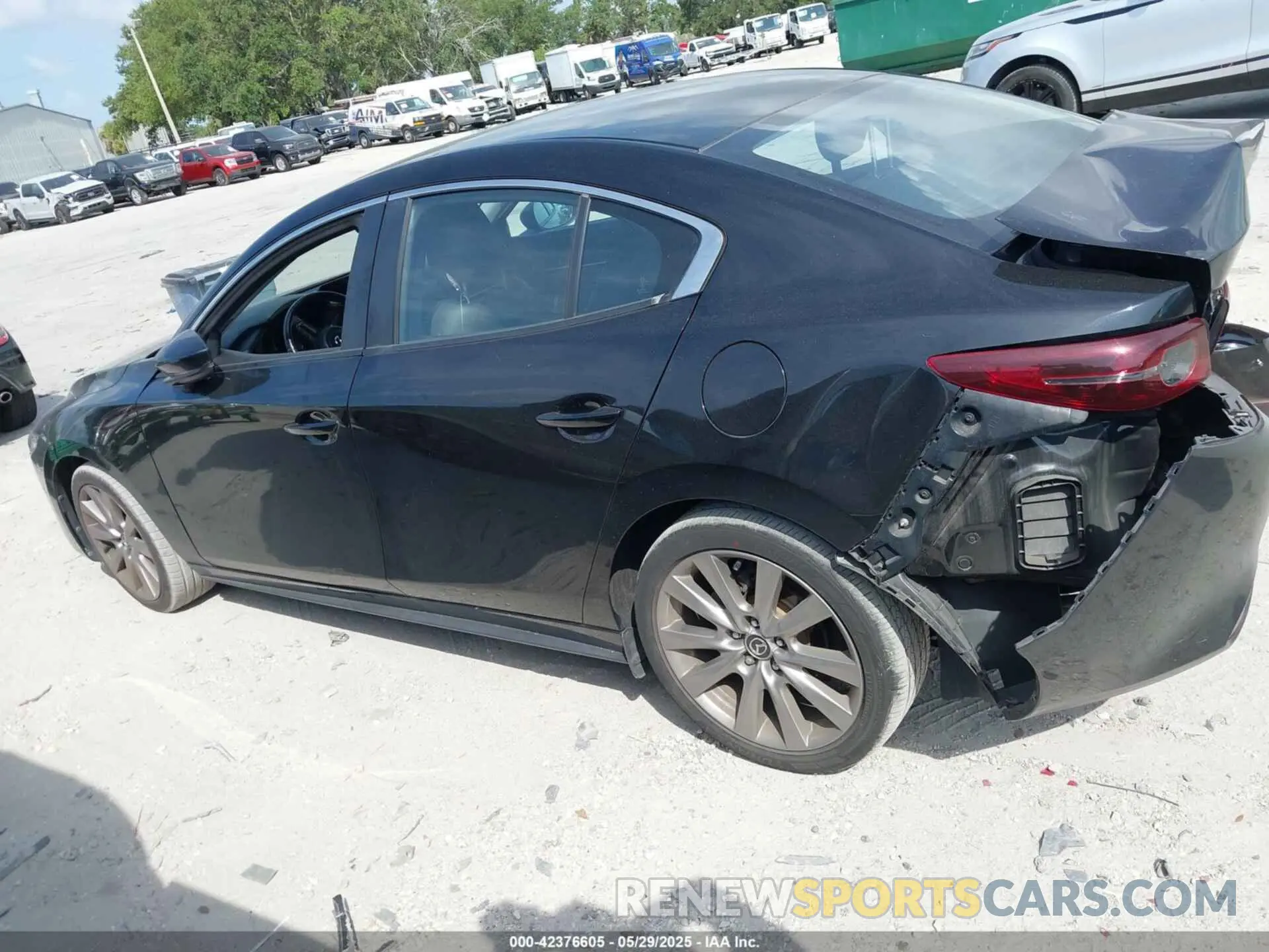 14 Photograph of a damaged car JM1BPACL0L1165481 MAZDA MAZDA3 2020
