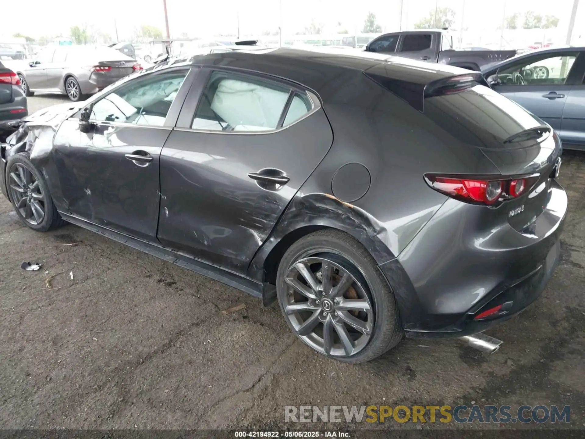 3 Photograph of a damaged car JM1BPALM0L1163707 MAZDA MAZDA3 2020