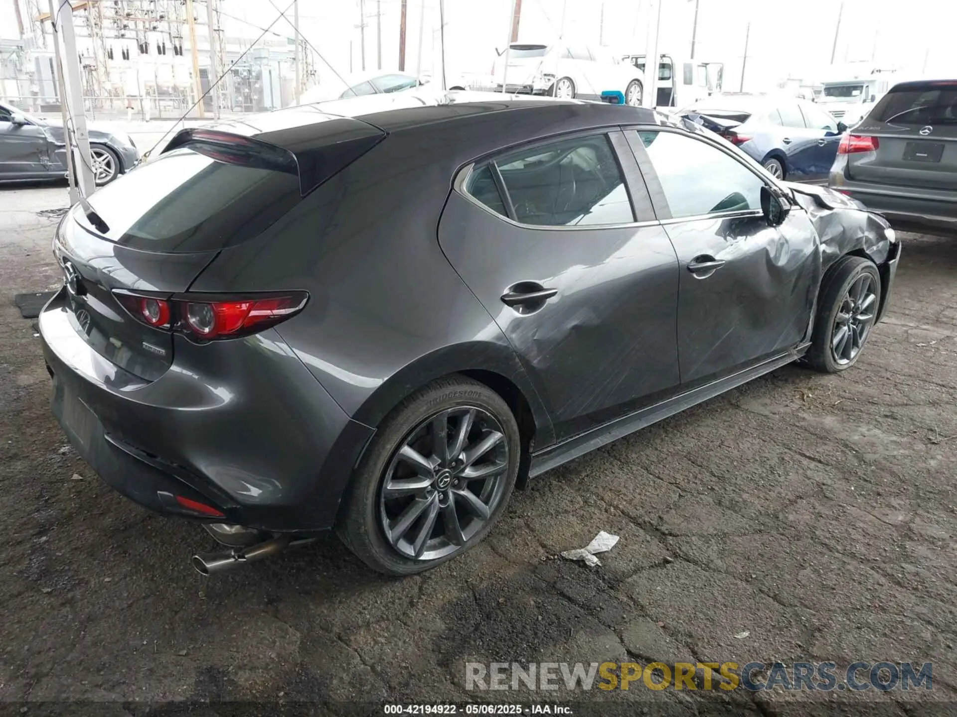 4 Photograph of a damaged car JM1BPALM0L1163707 MAZDA MAZDA3 2020