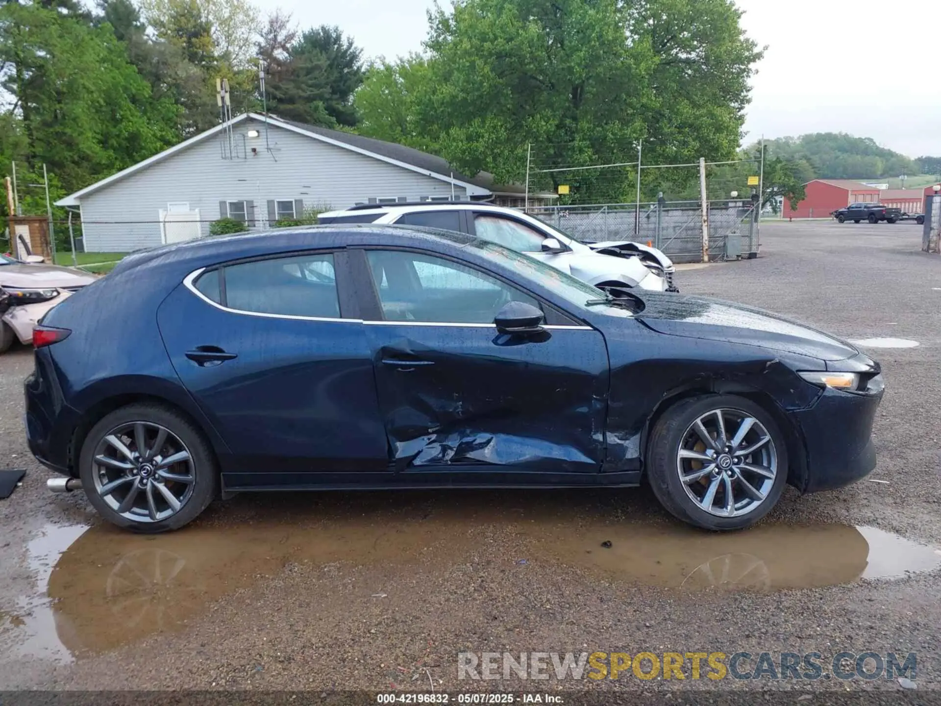 13 Photograph of a damaged car JM1BPALM1L1158967 MAZDA MAZDA3 2020