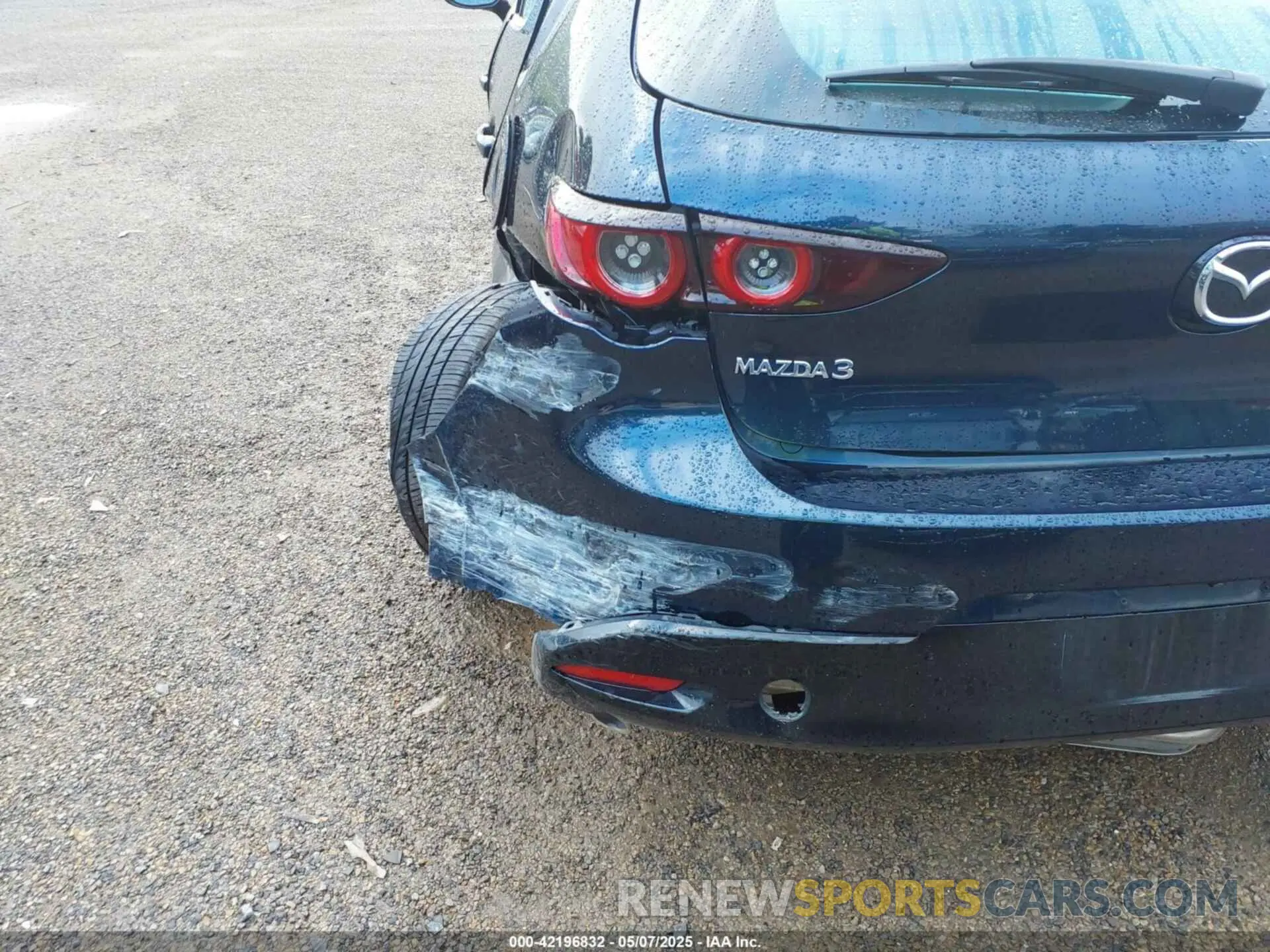 18 Photograph of a damaged car JM1BPALM1L1158967 MAZDA MAZDA3 2020